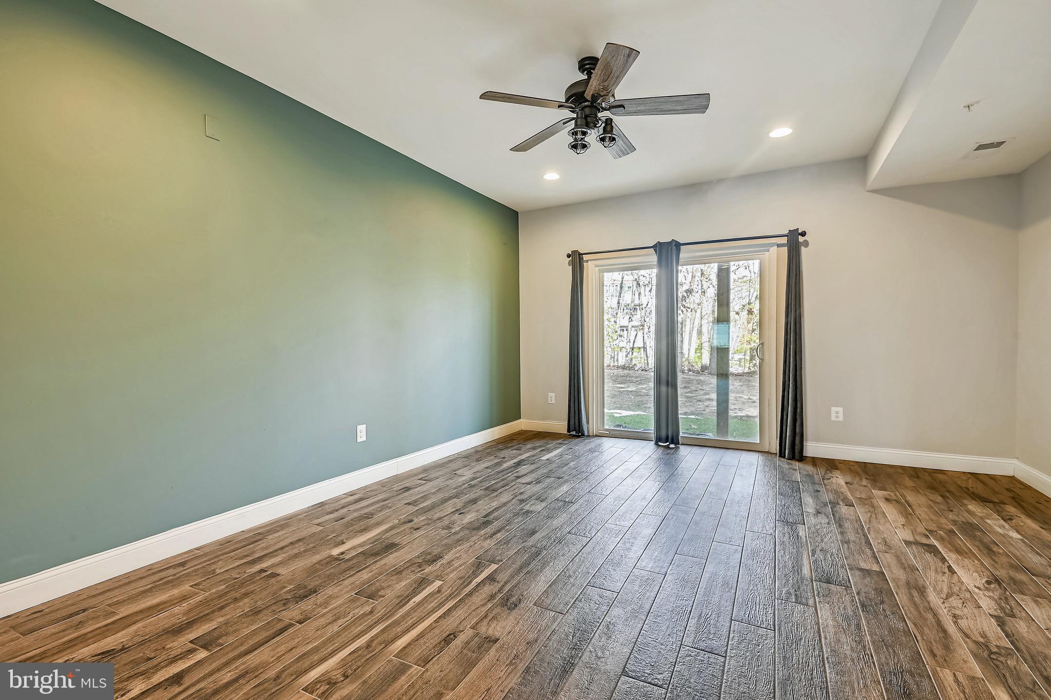 CREEKSIDE VILLAGE AT TANYARD SPRINGS - Residential Lease