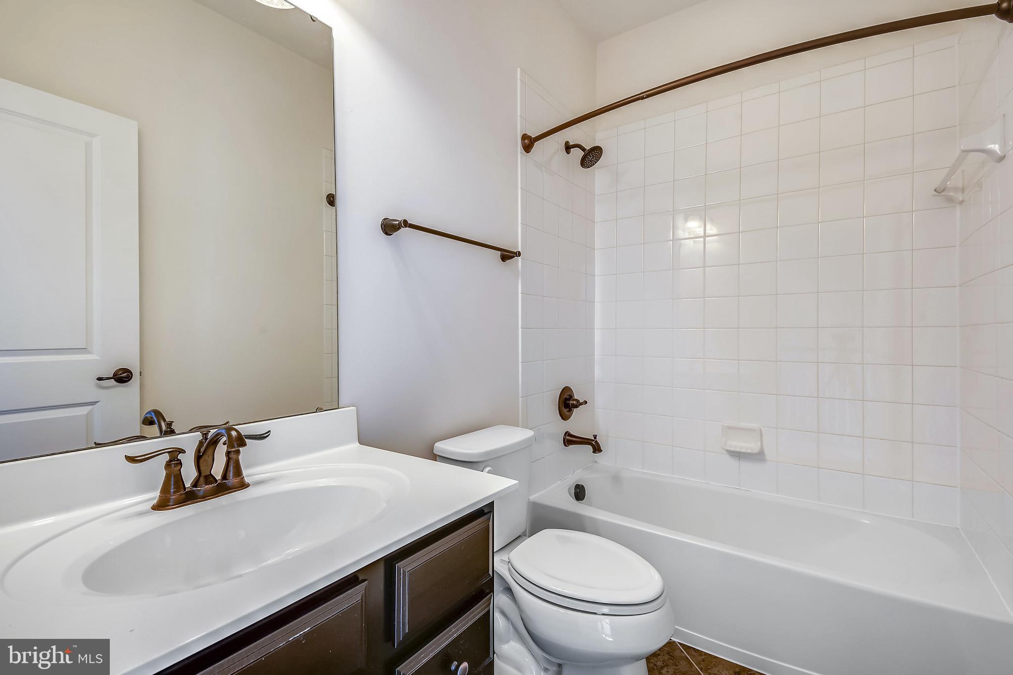 CREEKSIDE VILLAGE AT TANYARD SPRINGS - Residential Lease