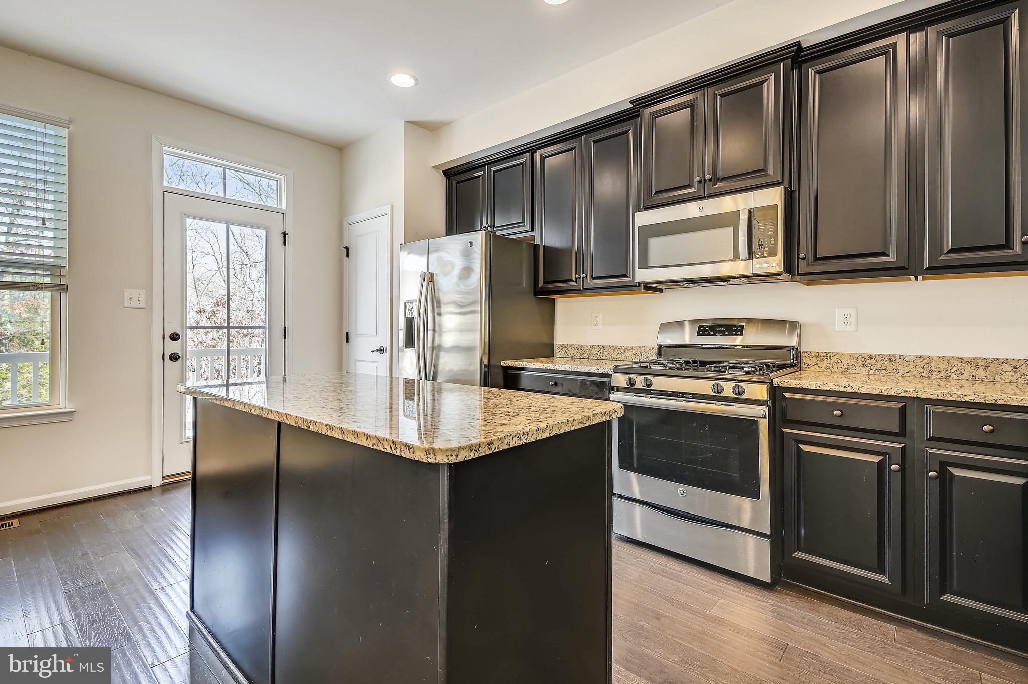 CREEKSIDE VILLAGE AT TANYARD SPRINGS - Residential Lease