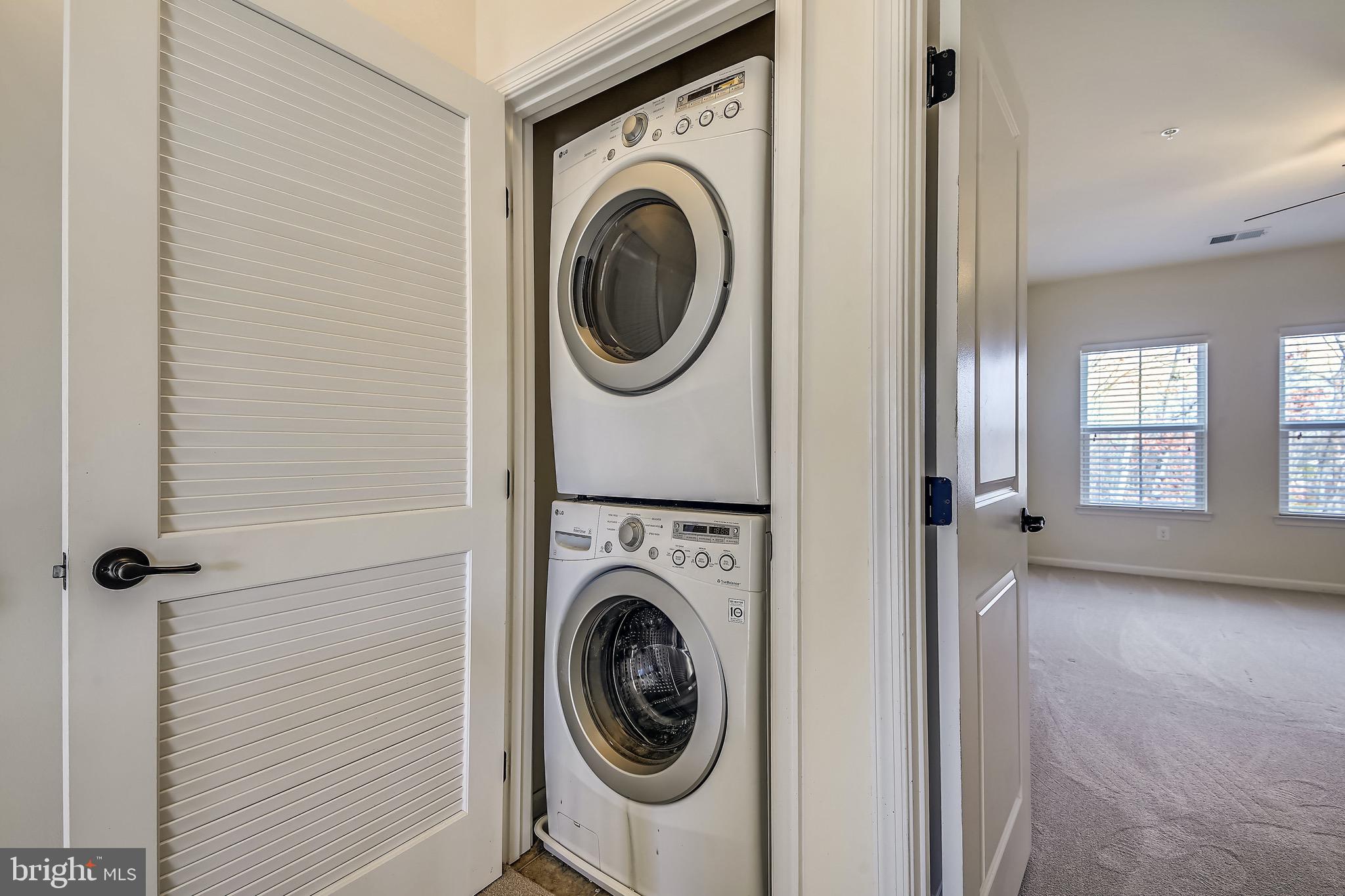 CREEKSIDE VILLAGE AT TANYARD SPRINGS - Residential Lease