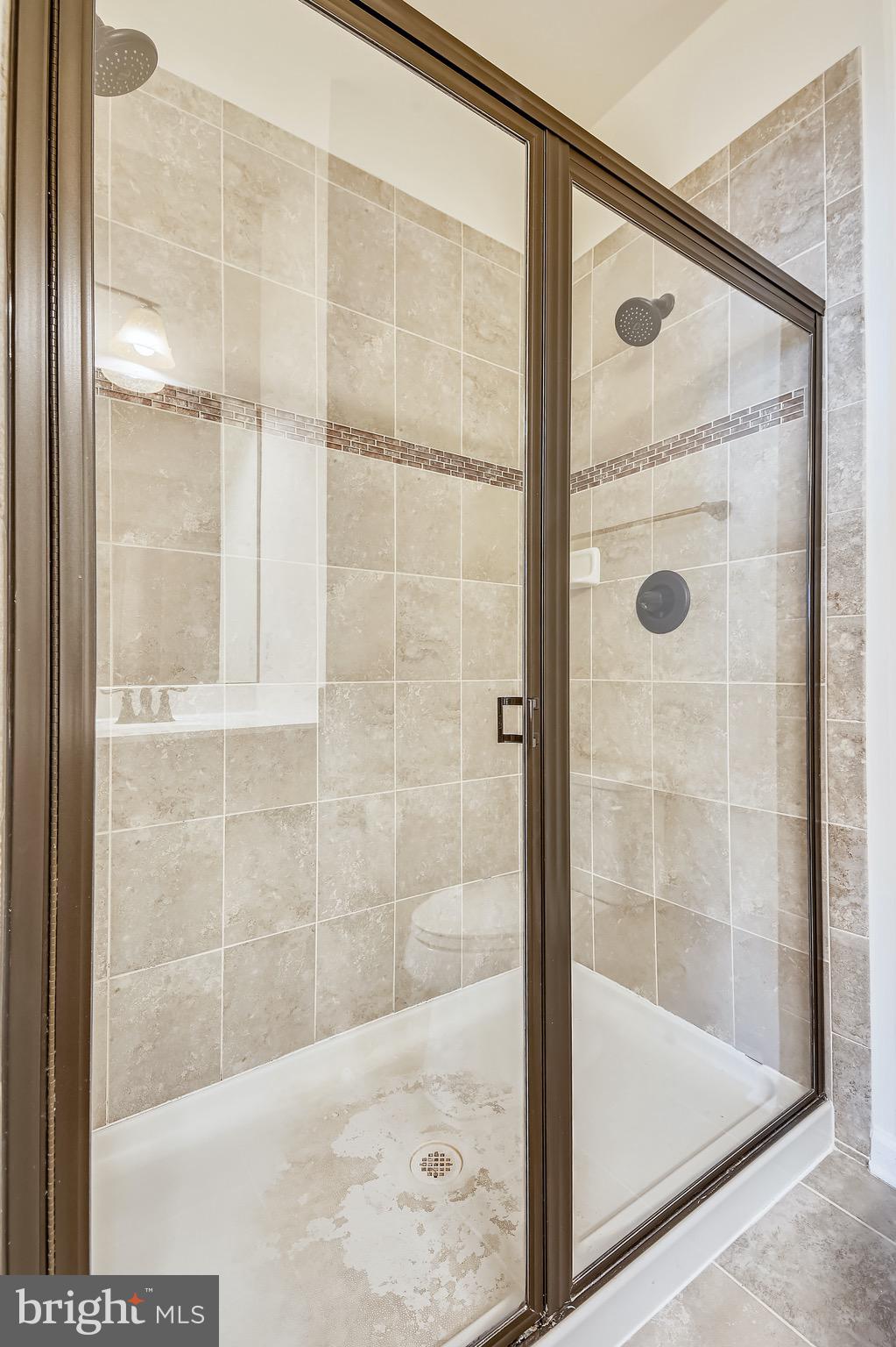 CREEKSIDE VILLAGE AT TANYARD SPRINGS - Residential Lease