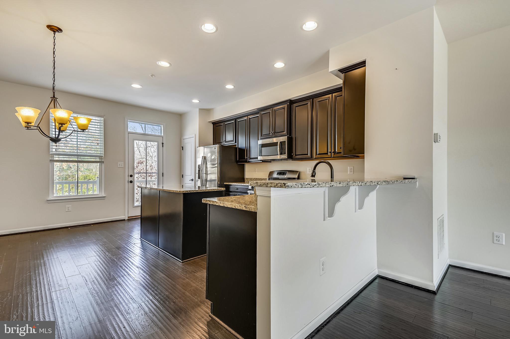 CREEKSIDE VILLAGE AT TANYARD SPRINGS - Residential Lease