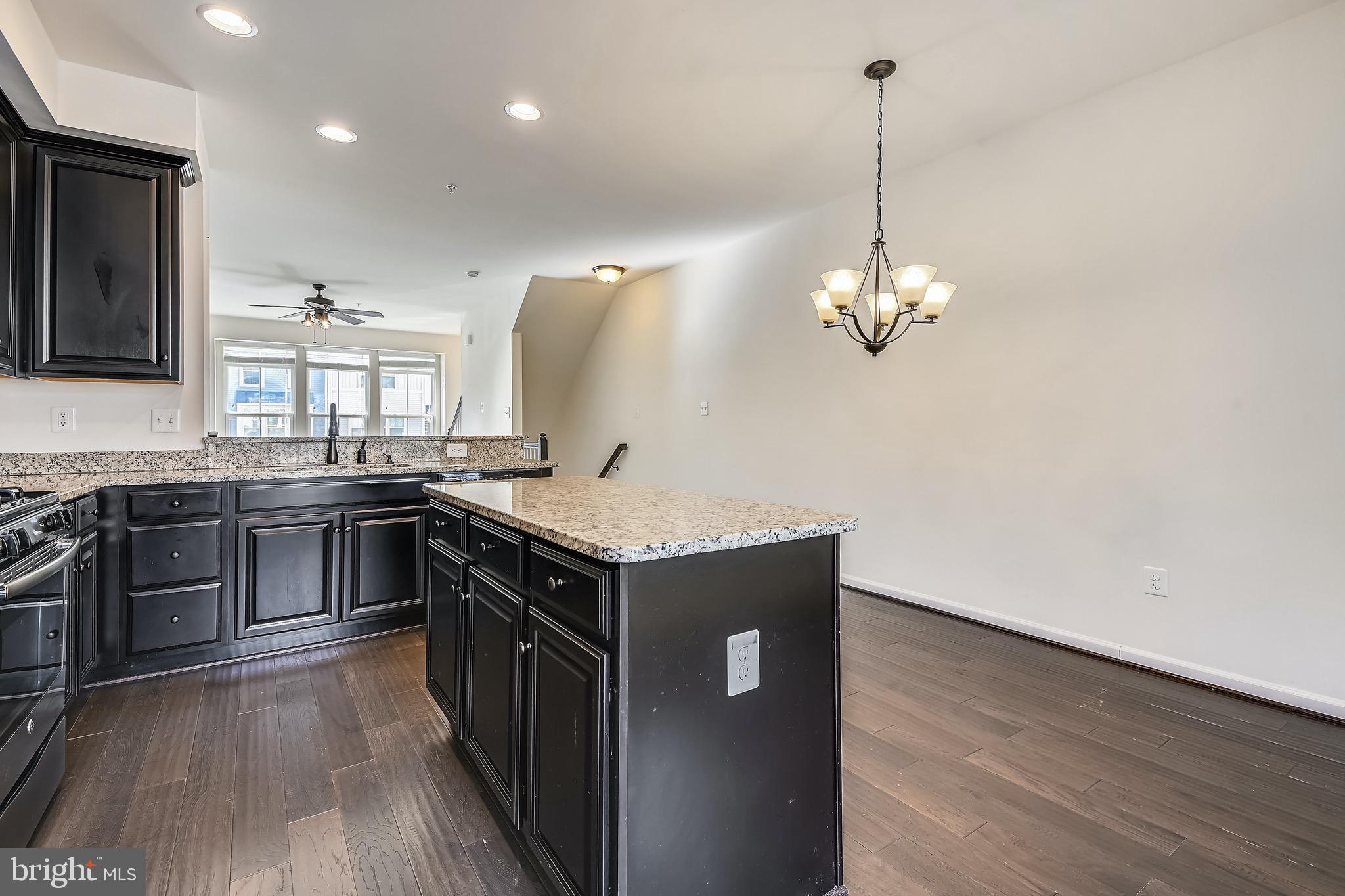 CREEKSIDE VILLAGE AT TANYARD SPRINGS - Residential Lease