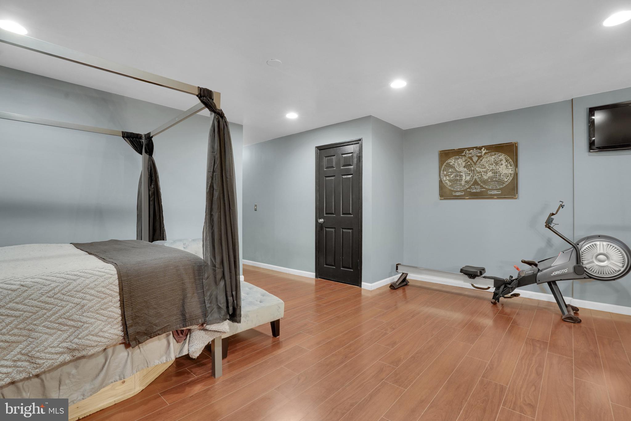 PLYMOUTH GARDENS - Residential