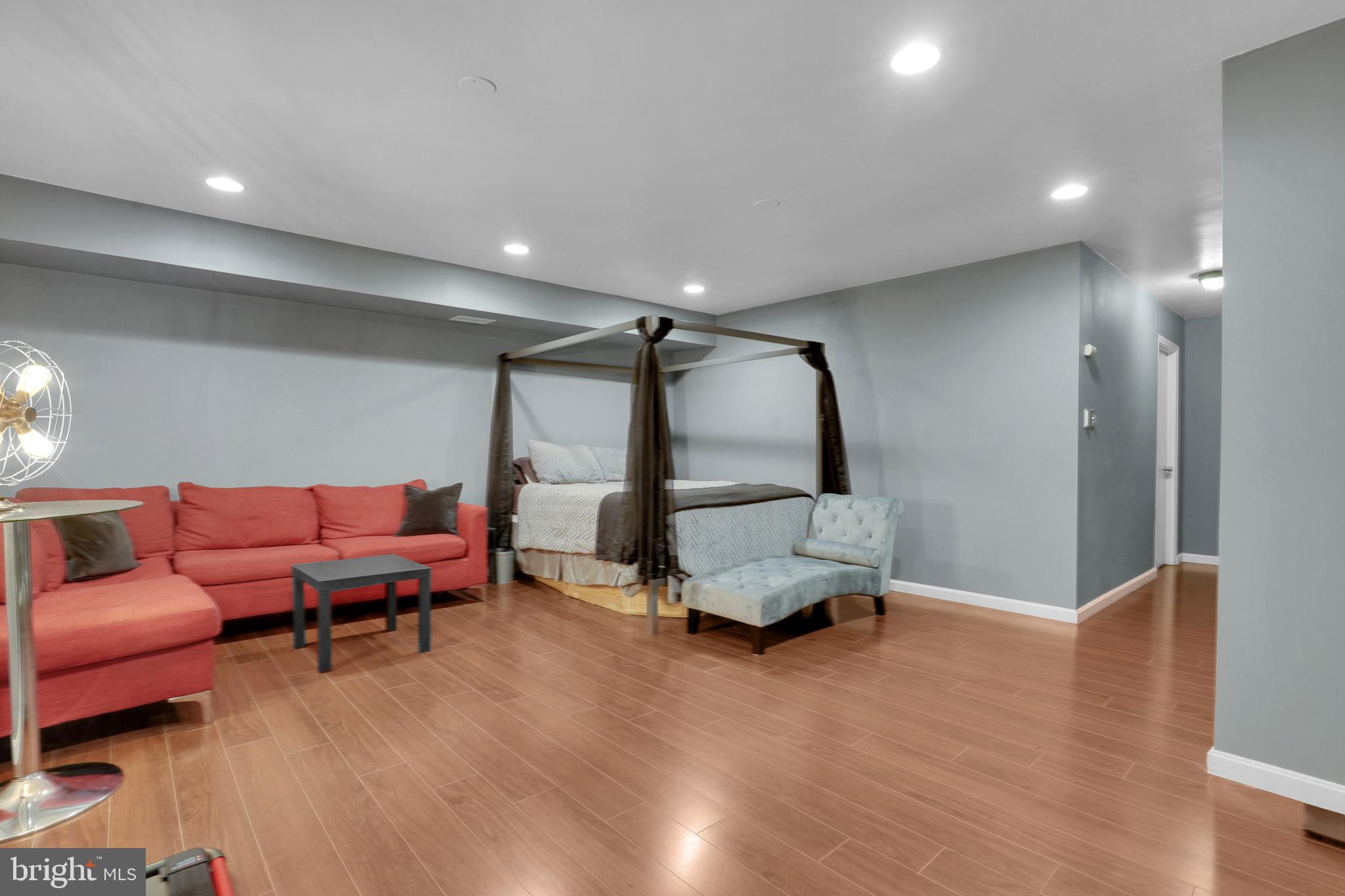 PLYMOUTH GARDENS - Residential