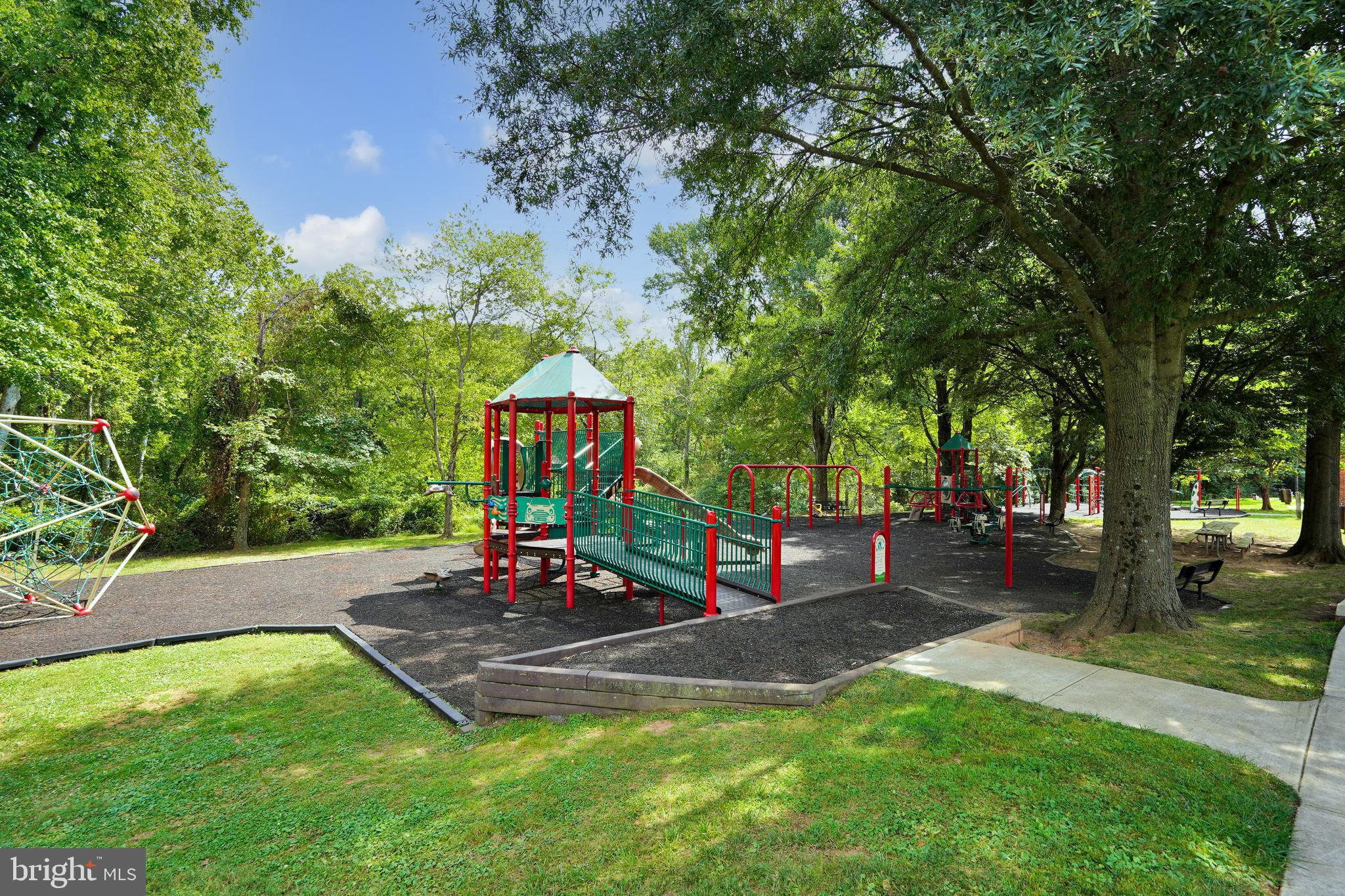 PLYMOUTH GARDENS - Residential