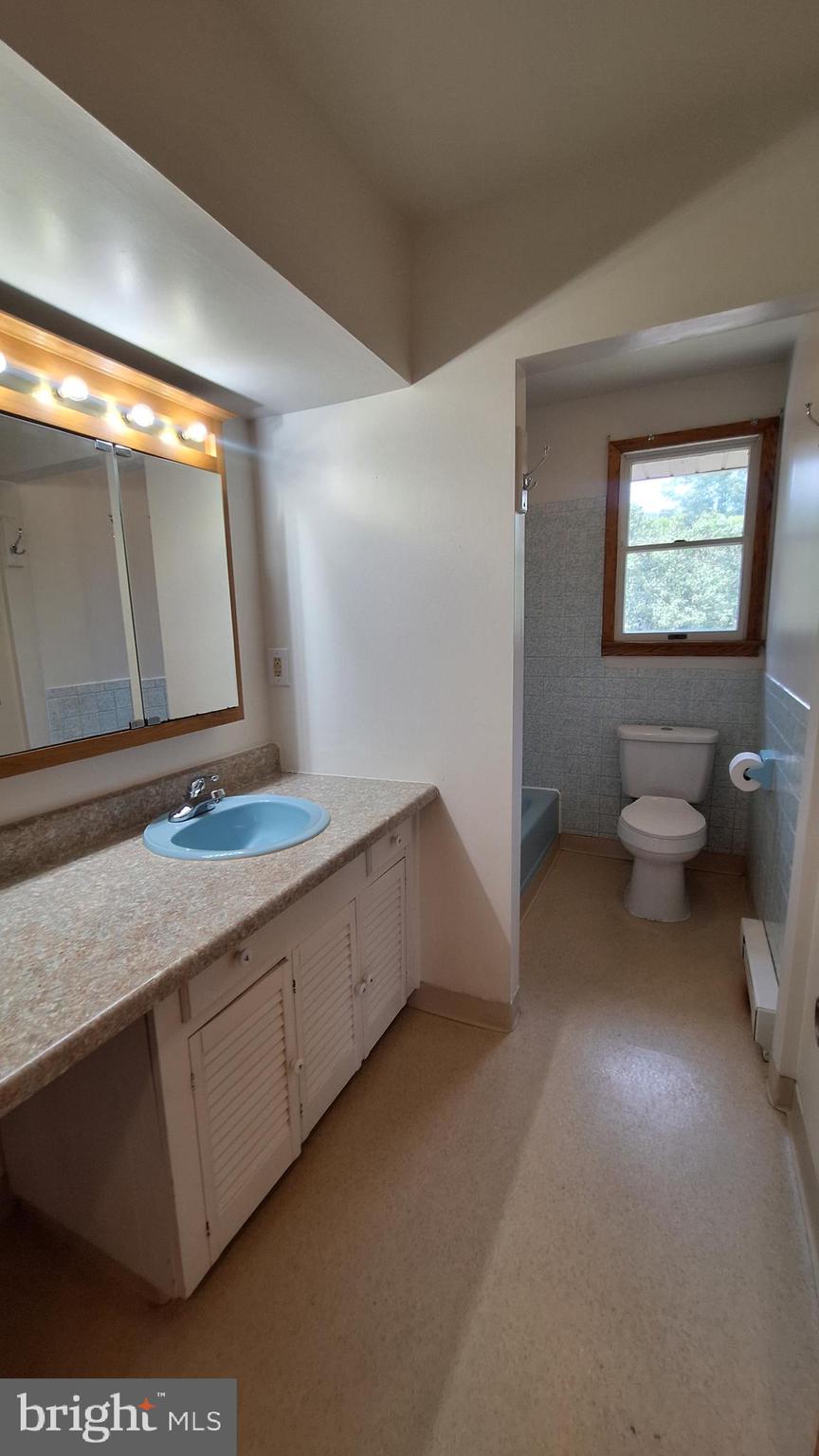 CRESAPTOWN - Residential