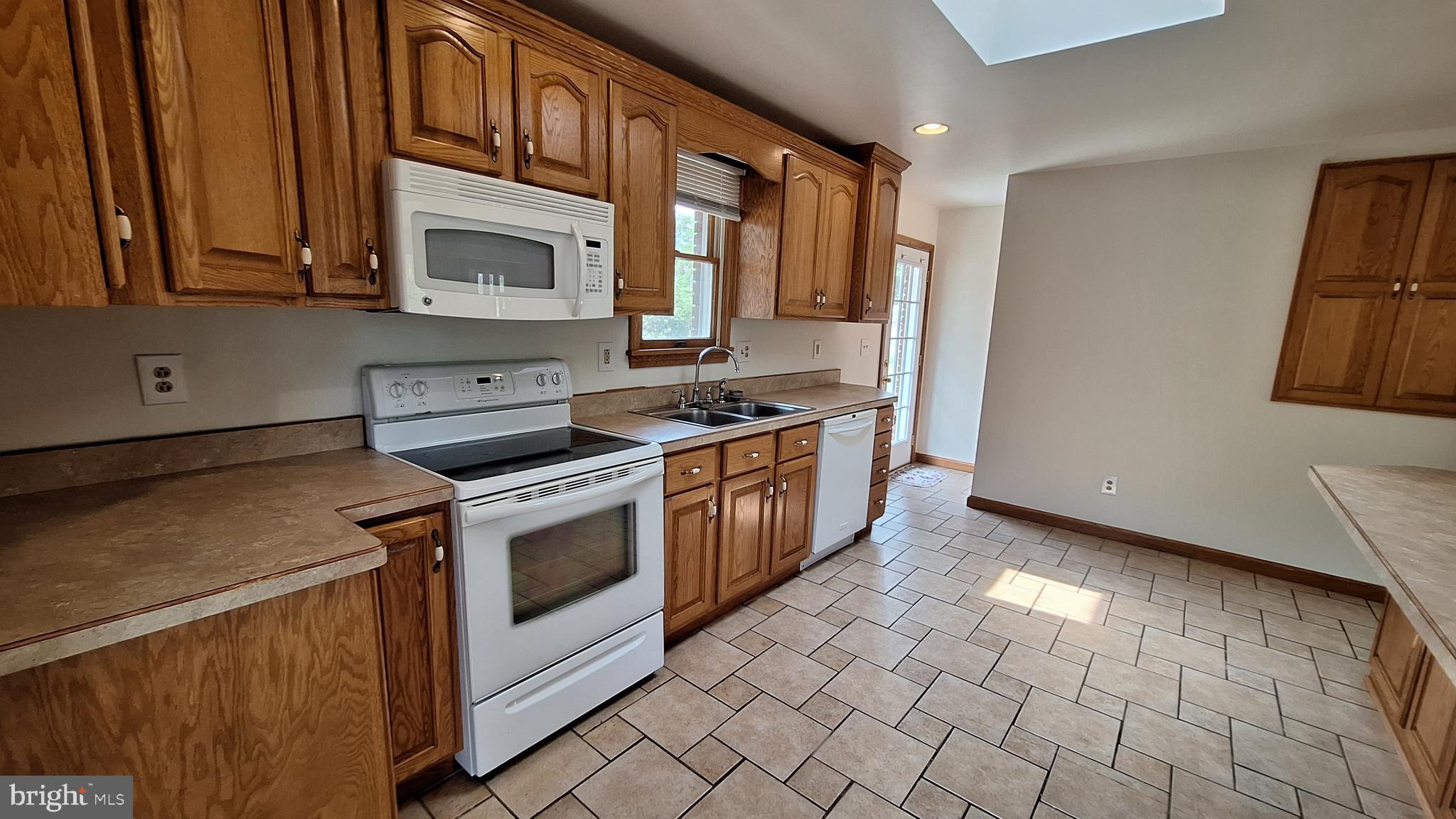 CRESAPTOWN - Residential