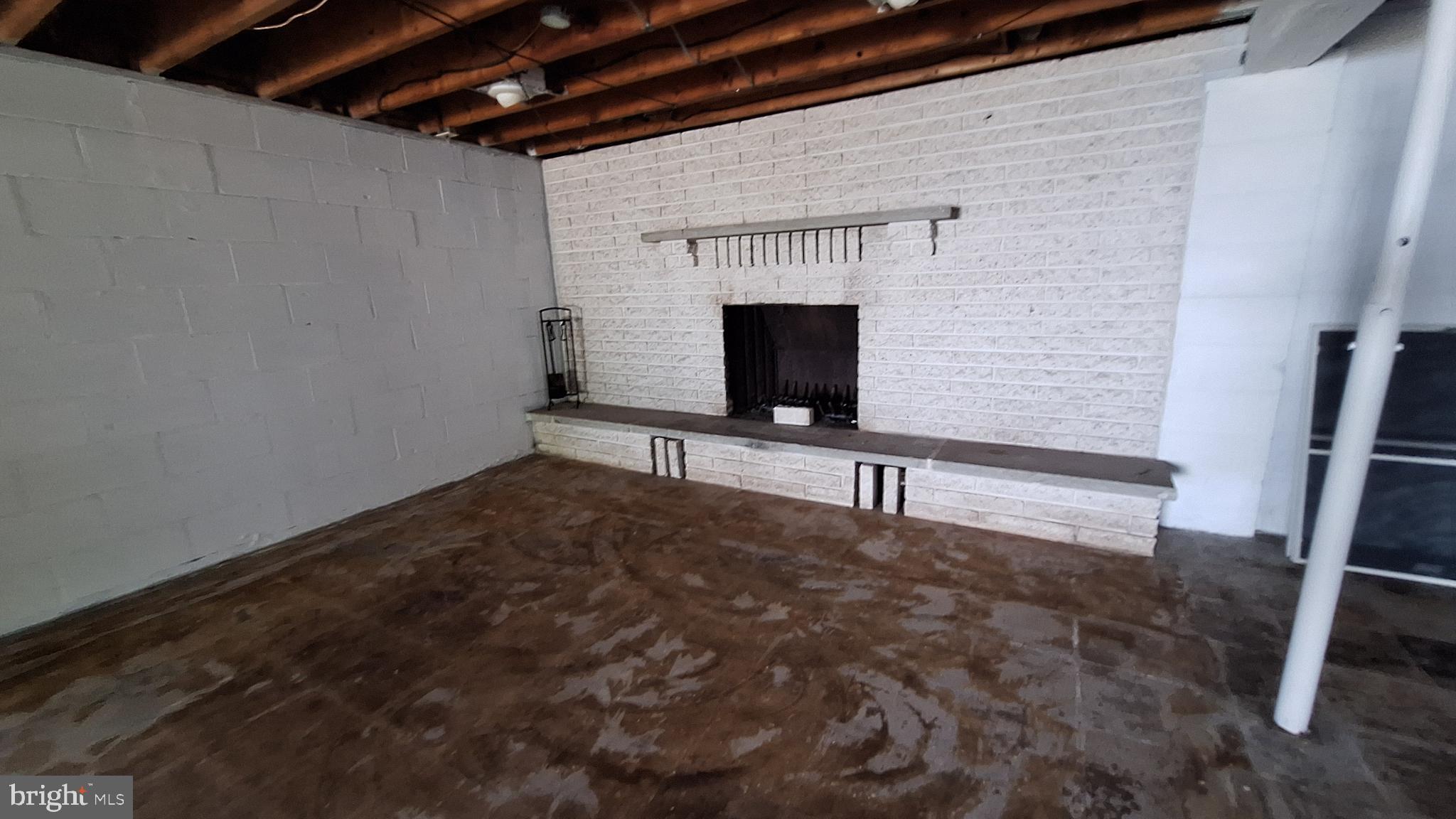 CRESAPTOWN - Residential