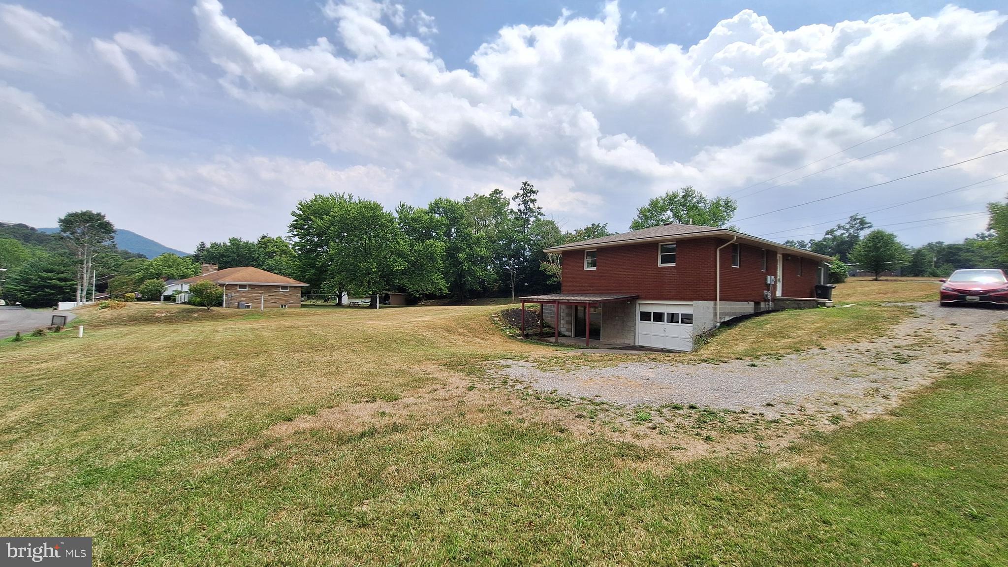 CRESAPTOWN - Residential