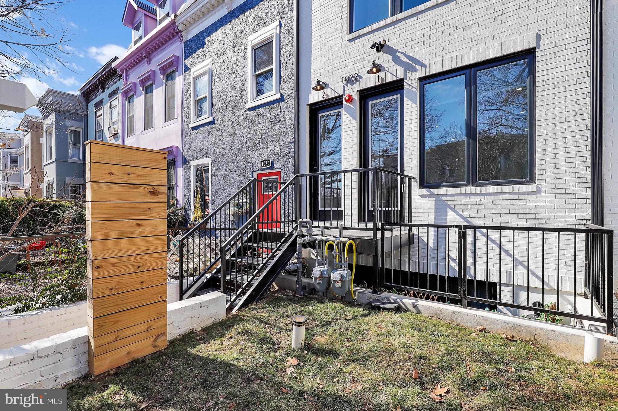 1032 5TH STREET NE