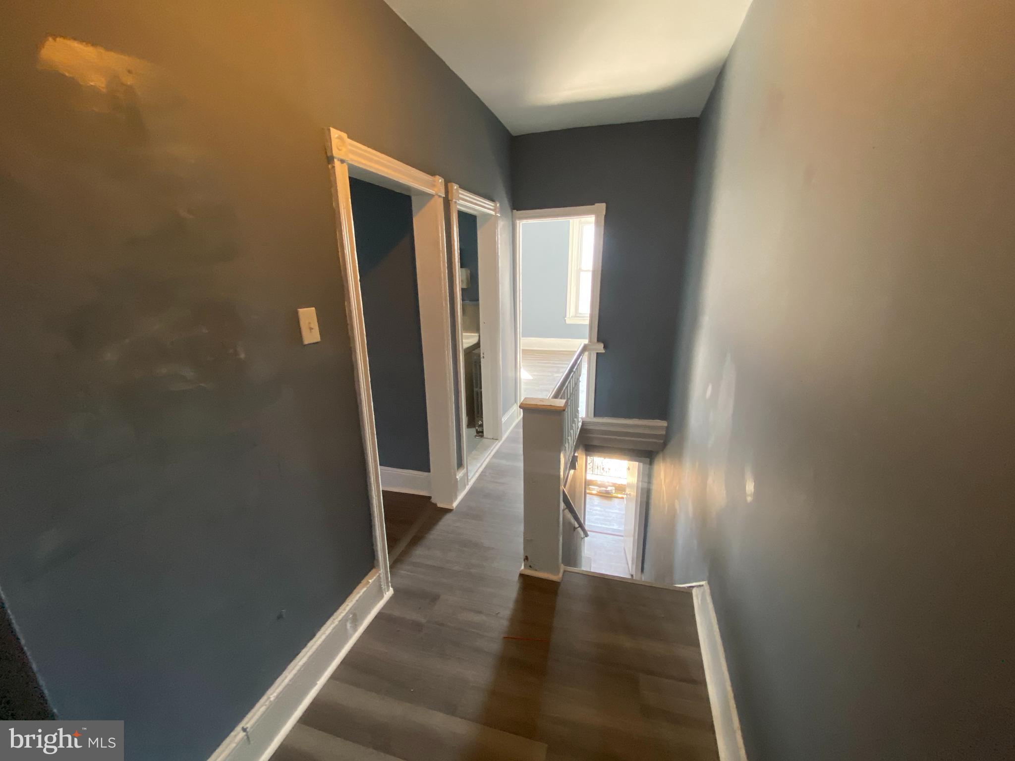 2 bedroom, 1 bathroom unit now available! Property features updated kitchen and bathroom, traditional concept and ample street parking . In addition, its located near an abundance of public transportation including but not limited to subways, buses, 76 and the 95 so what are you waiting for? Hurry and schedule your appointment today!
