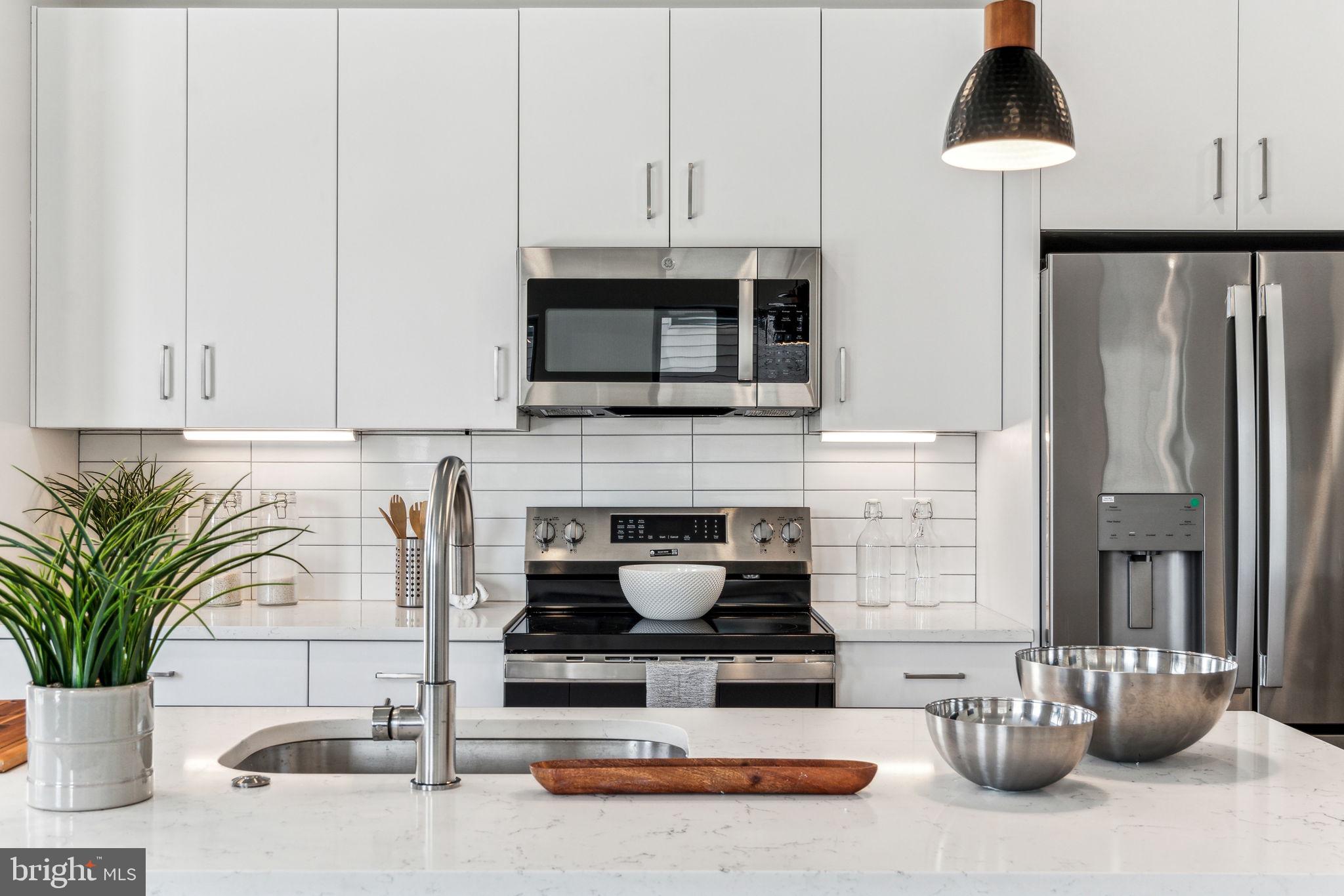 EAST FALLS - Residential Lease