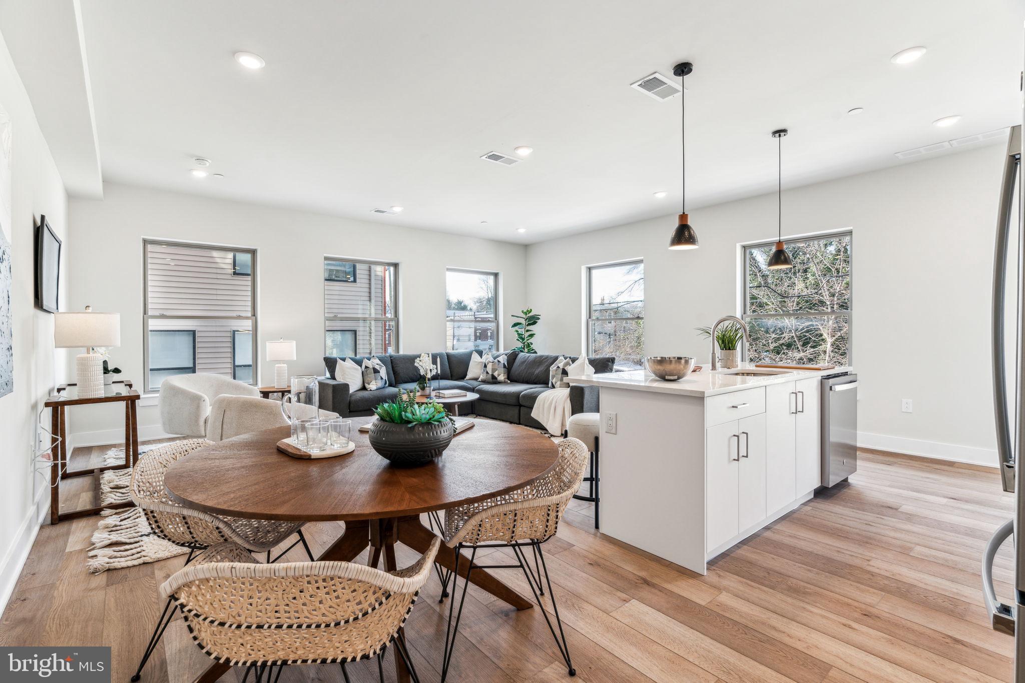 EAST FALLS - Residential Lease