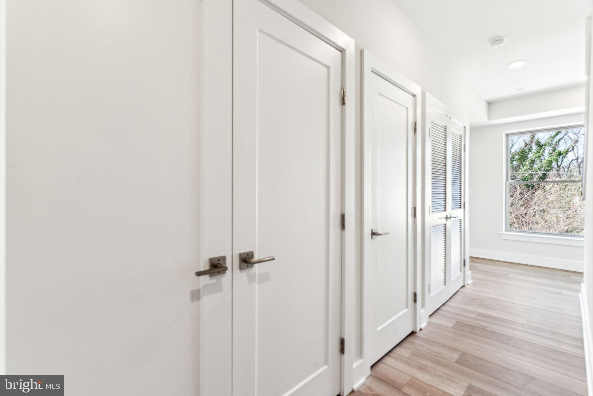 EAST FALLS - Residential Lease