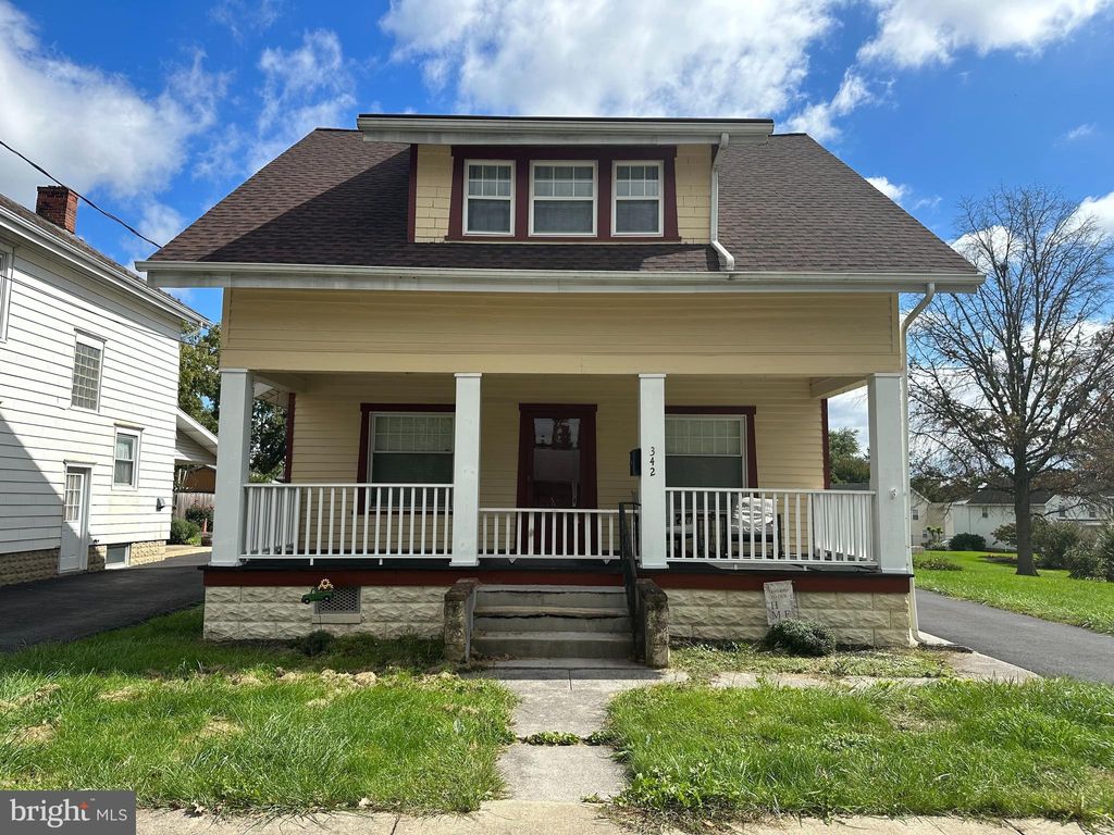 Photo of 342 Chocolate Avenue, Mount Joy, PA 17552 (MLS # PALA2043854)