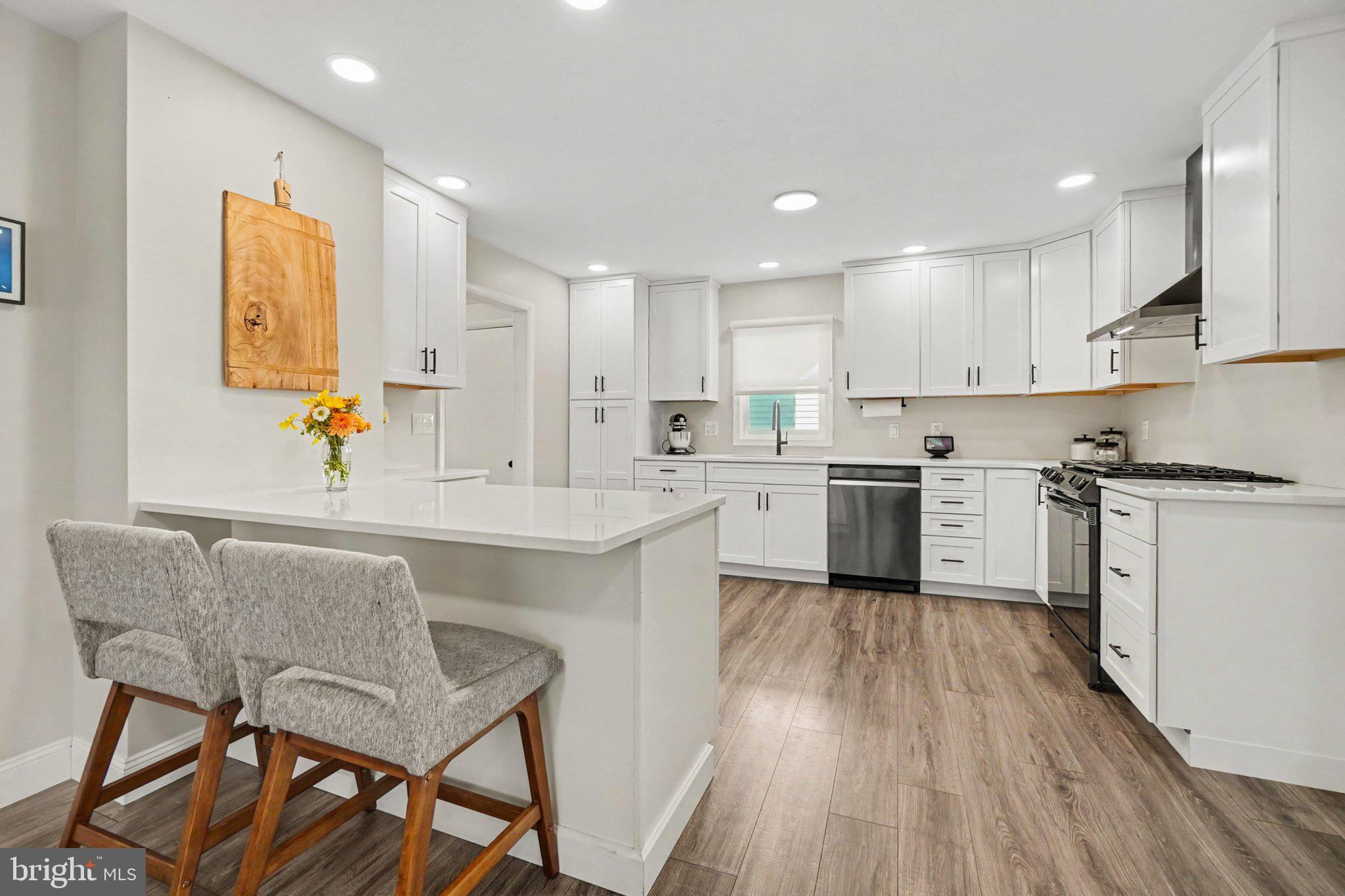 239 W HIGH STREET