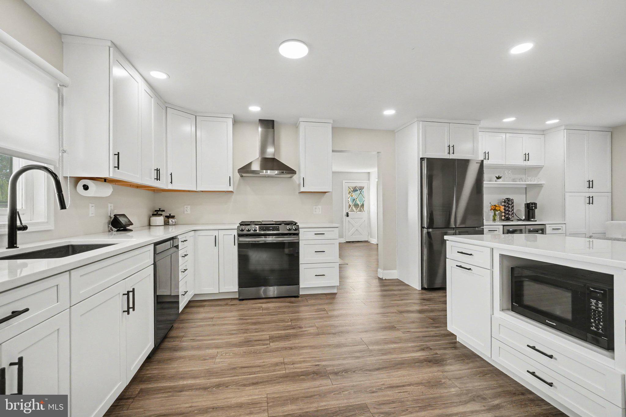 239 W HIGH STREET