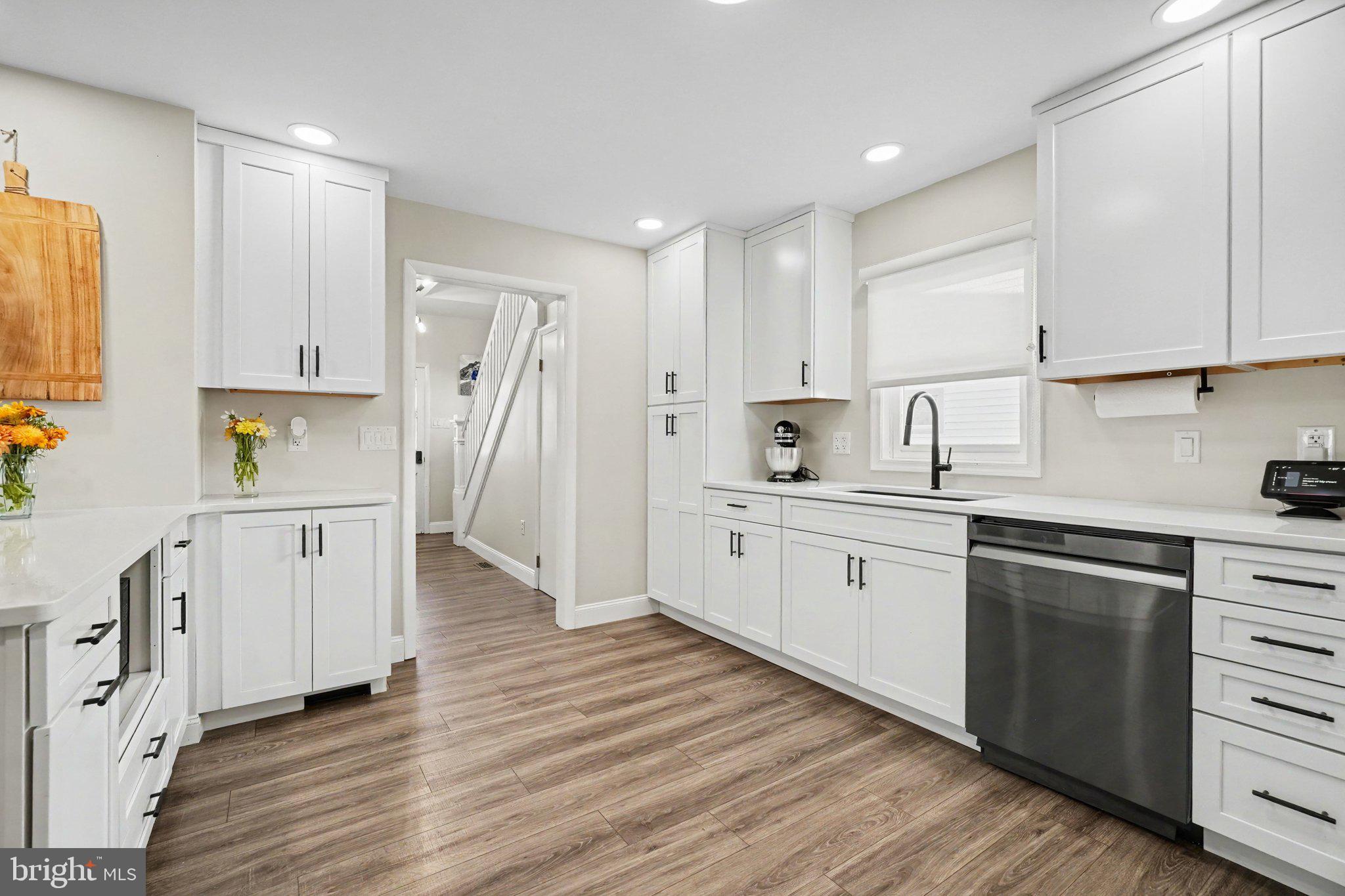 239 W HIGH STREET