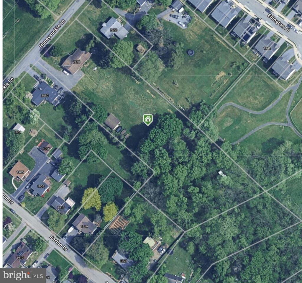 Photo of 2460 Honeysuckle Lane, LANCASTER, PA 17603 (MLS # PALA2085160)