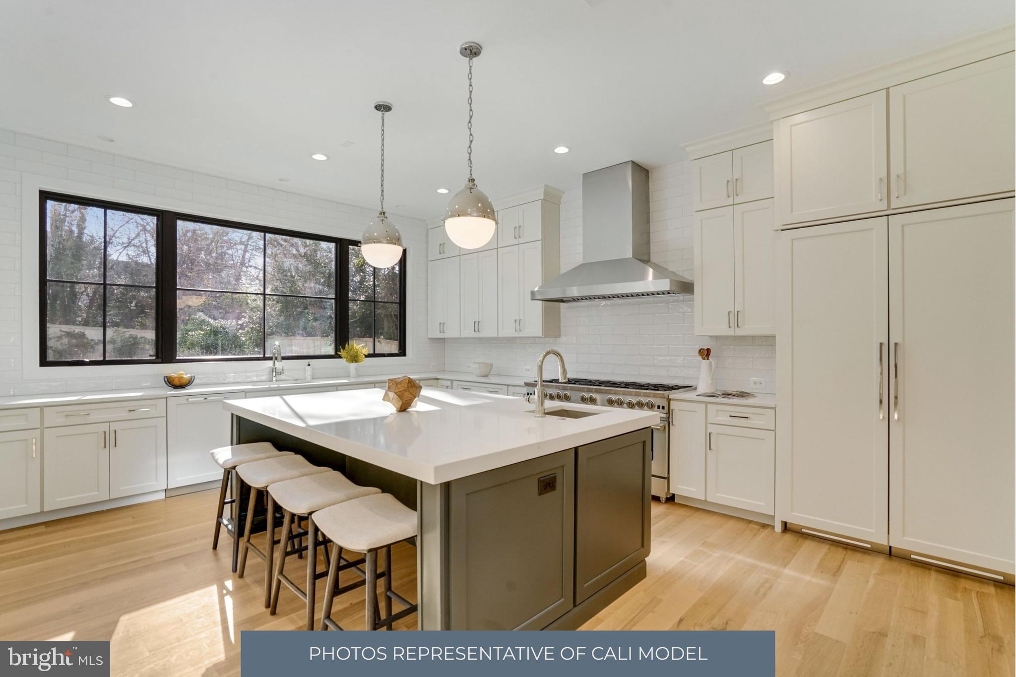 COUNTRY CLUB HILLS - Residential