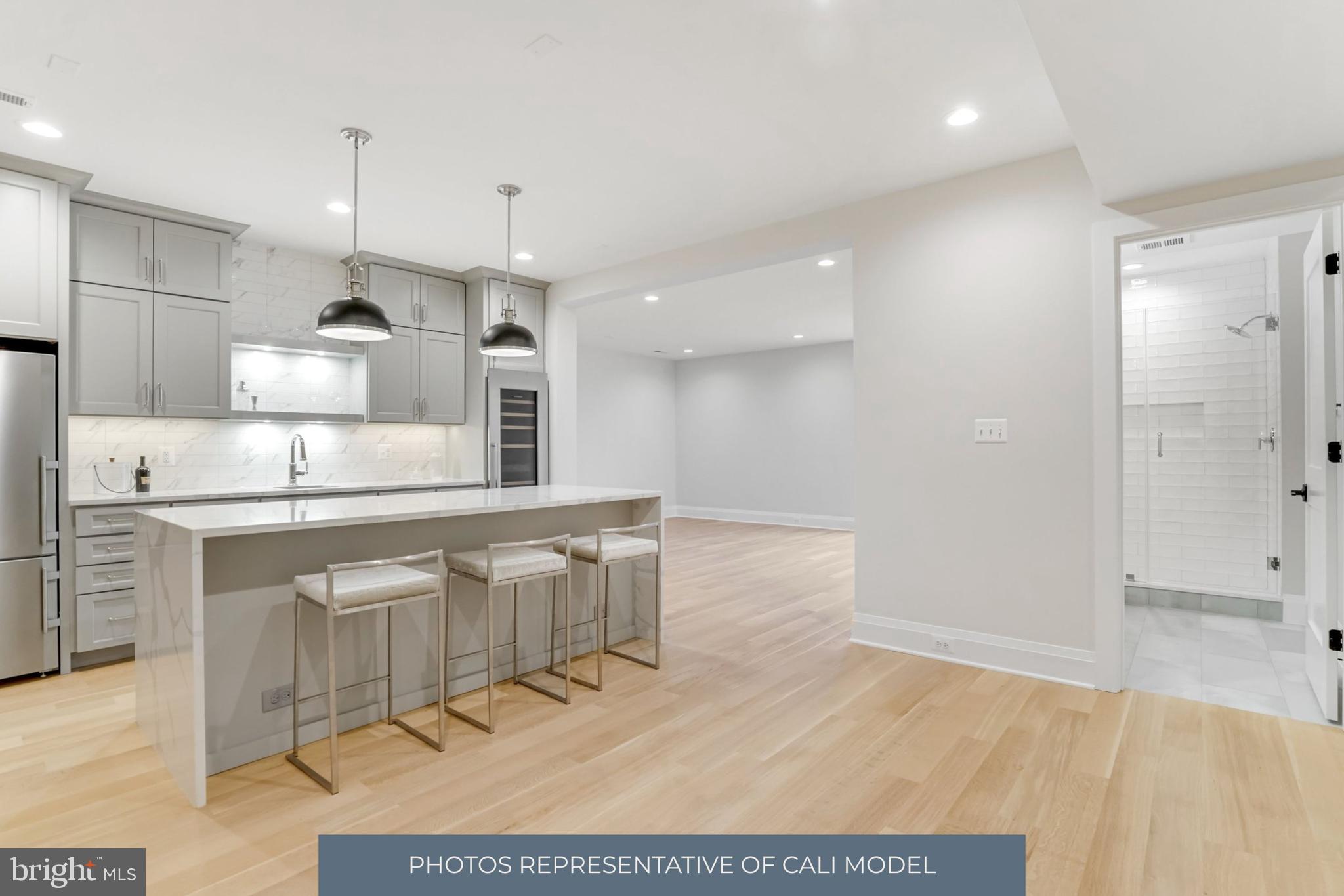 COUNTRY CLUB HILLS - Residential