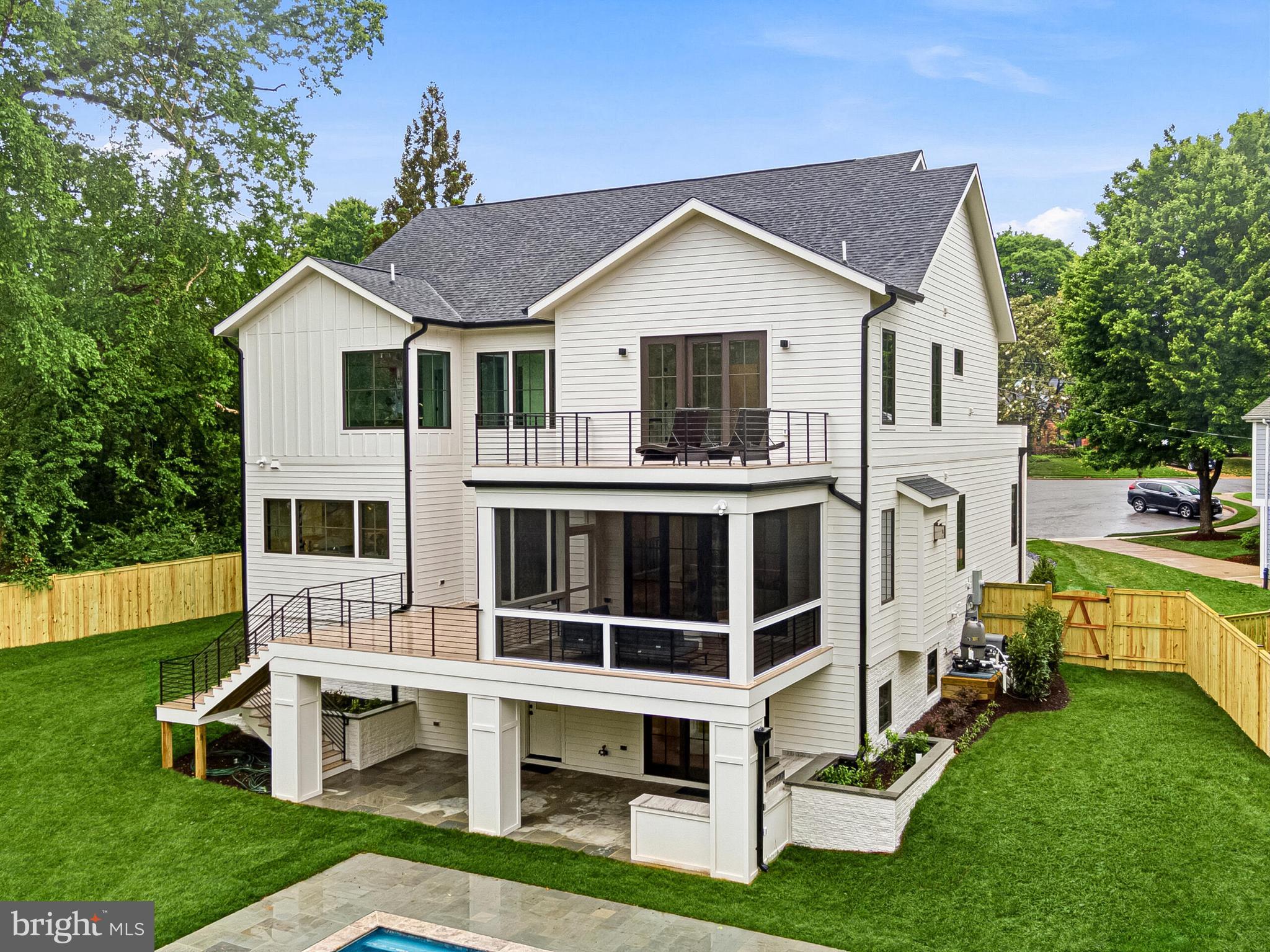COUNTRY CLUB HILLS - Residential