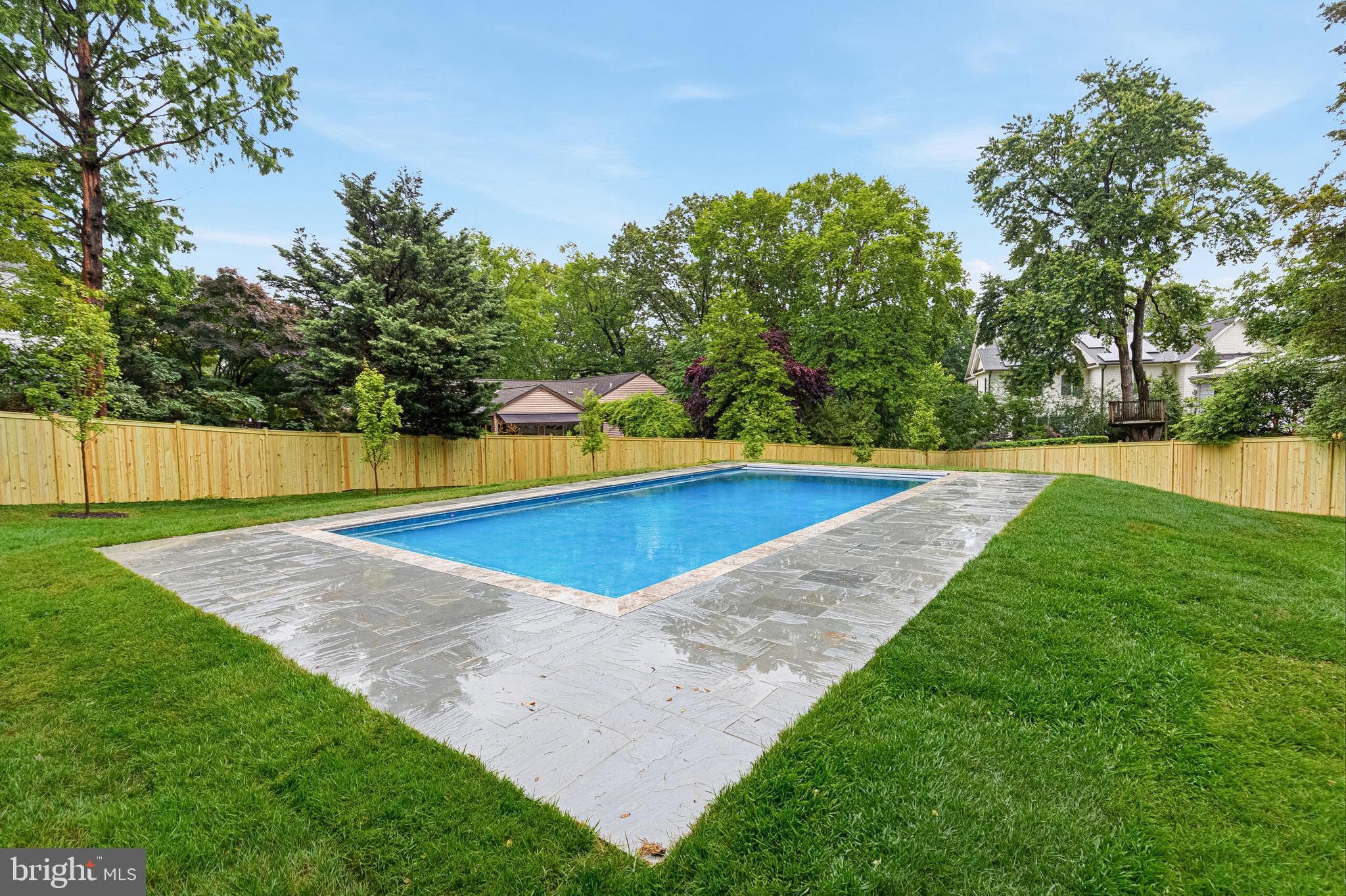 COUNTRY CLUB HILLS - Residential