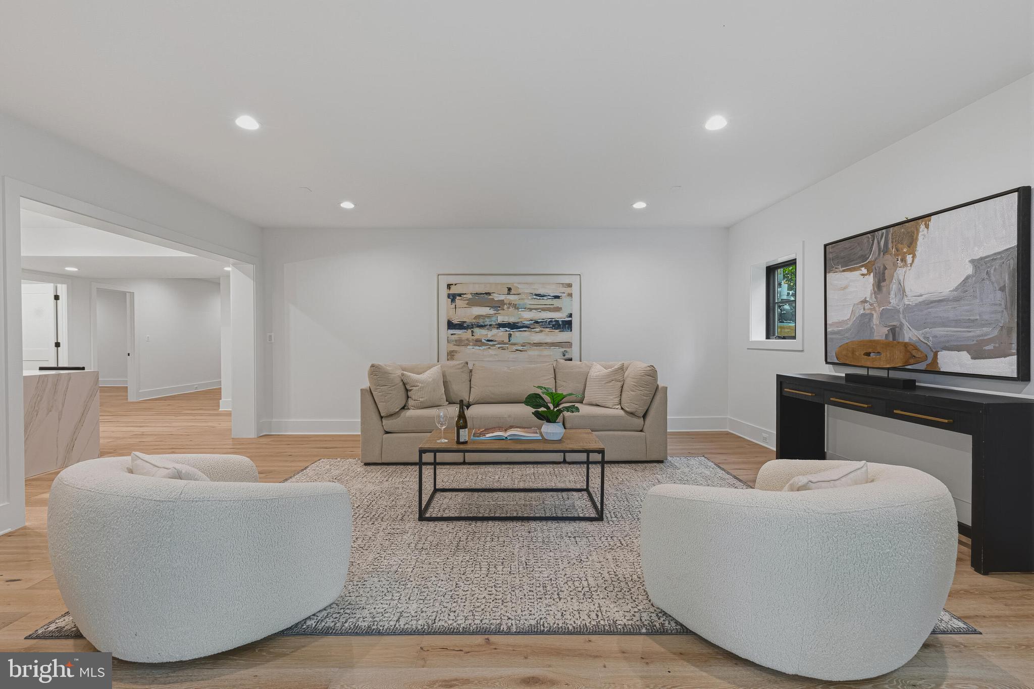 COUNTRY CLUB HILLS - Residential