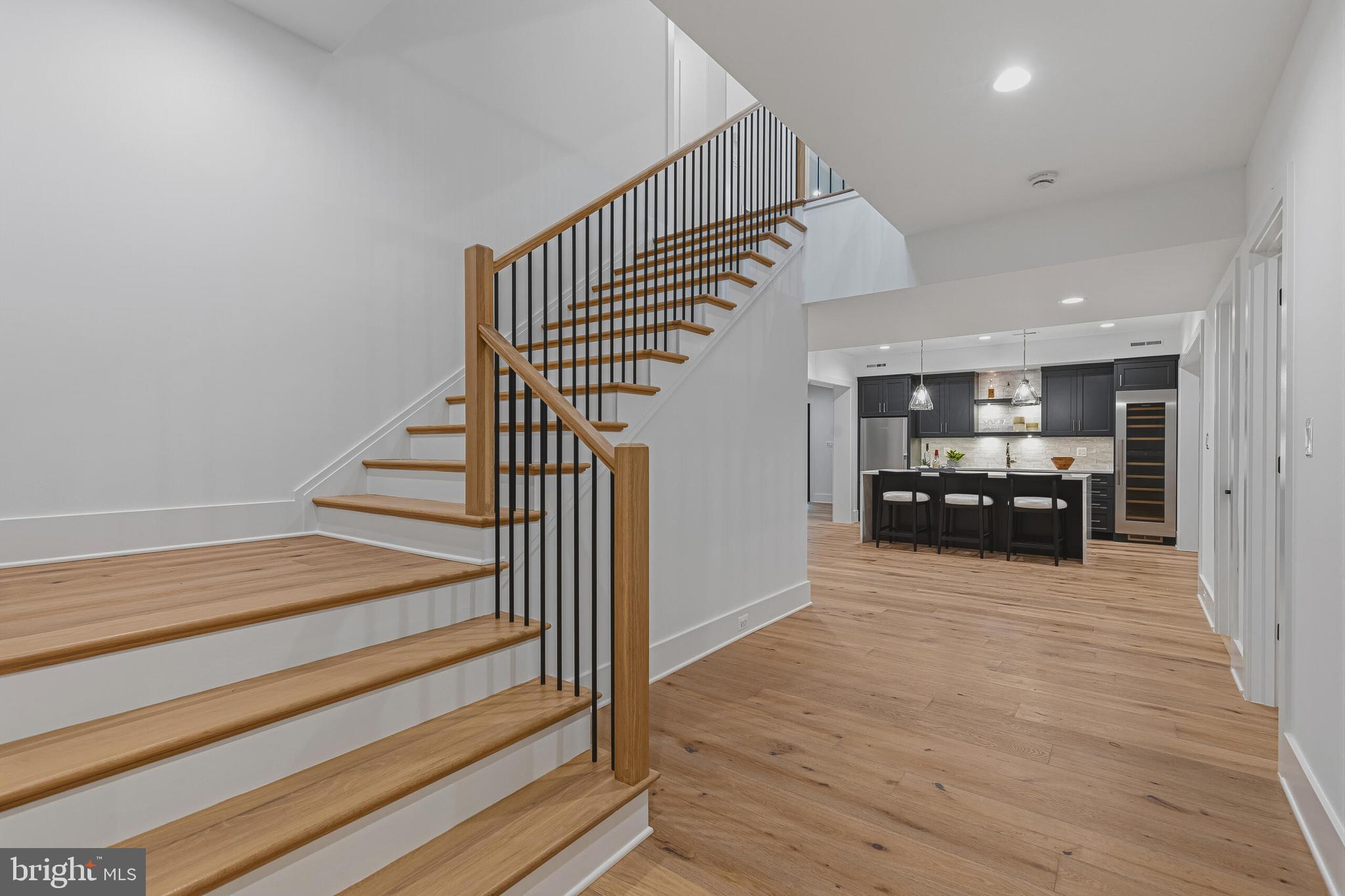 COUNTRY CLUB HILLS - Residential