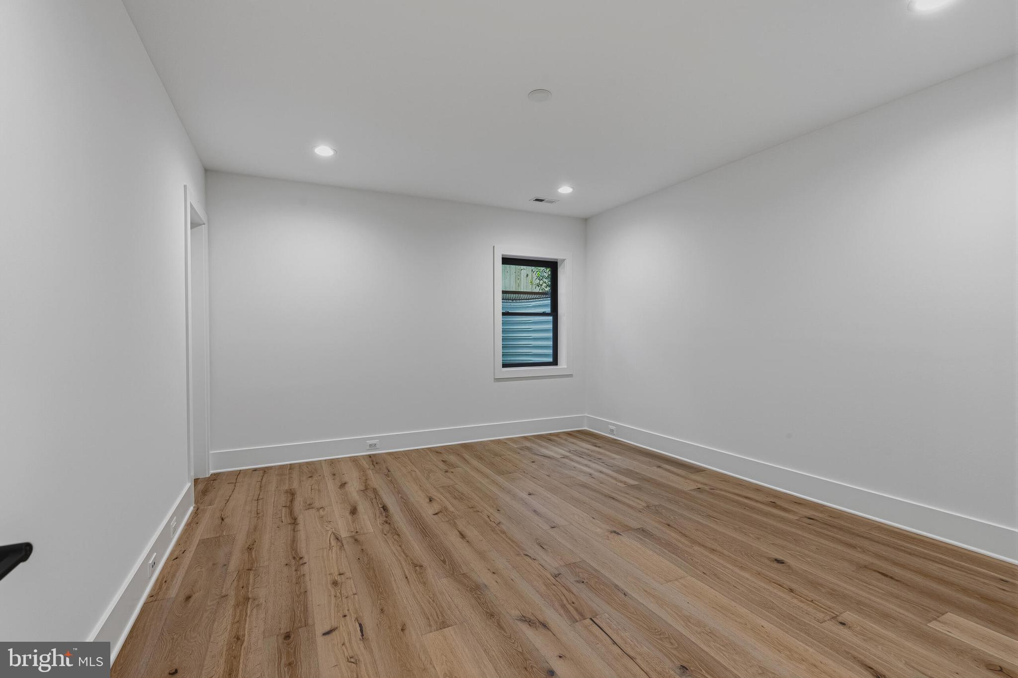 COUNTRY CLUB HILLS - Residential