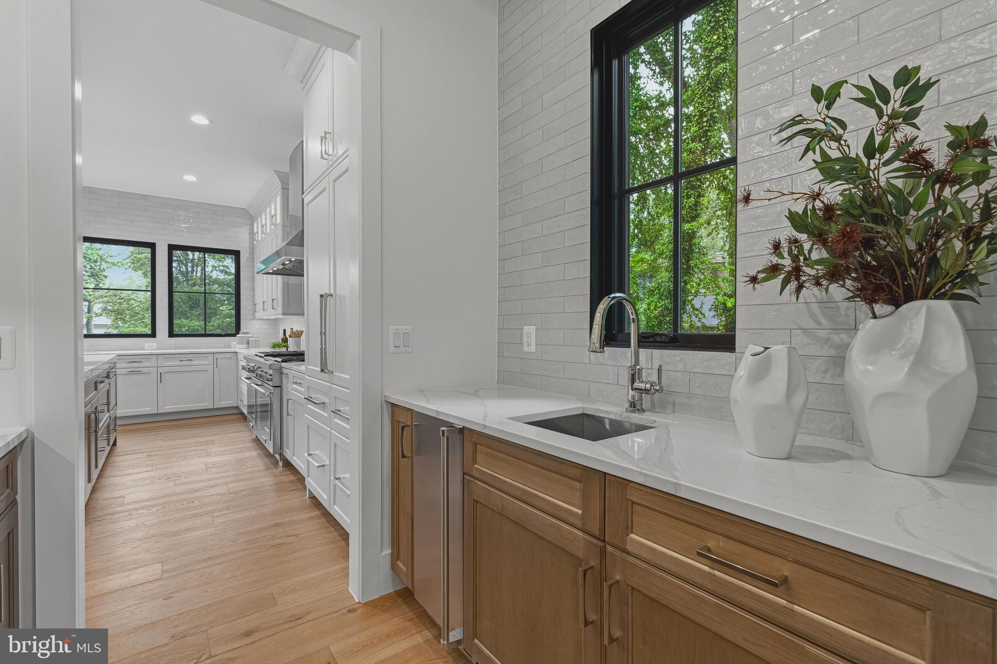 COUNTRY CLUB HILLS - Residential