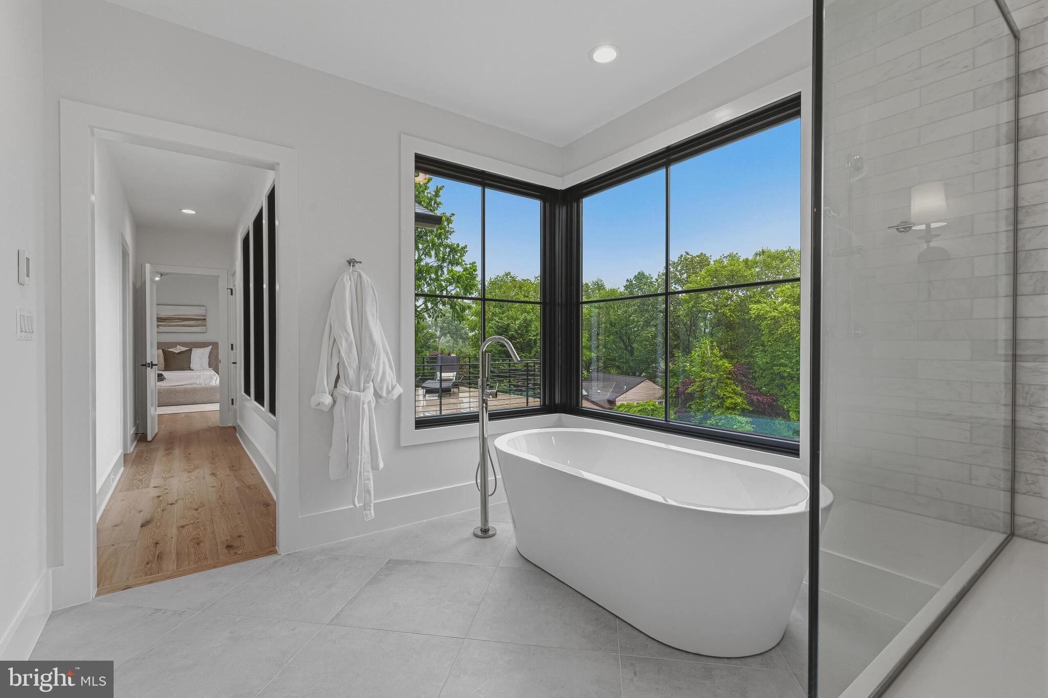 COUNTRY CLUB HILLS - Residential
