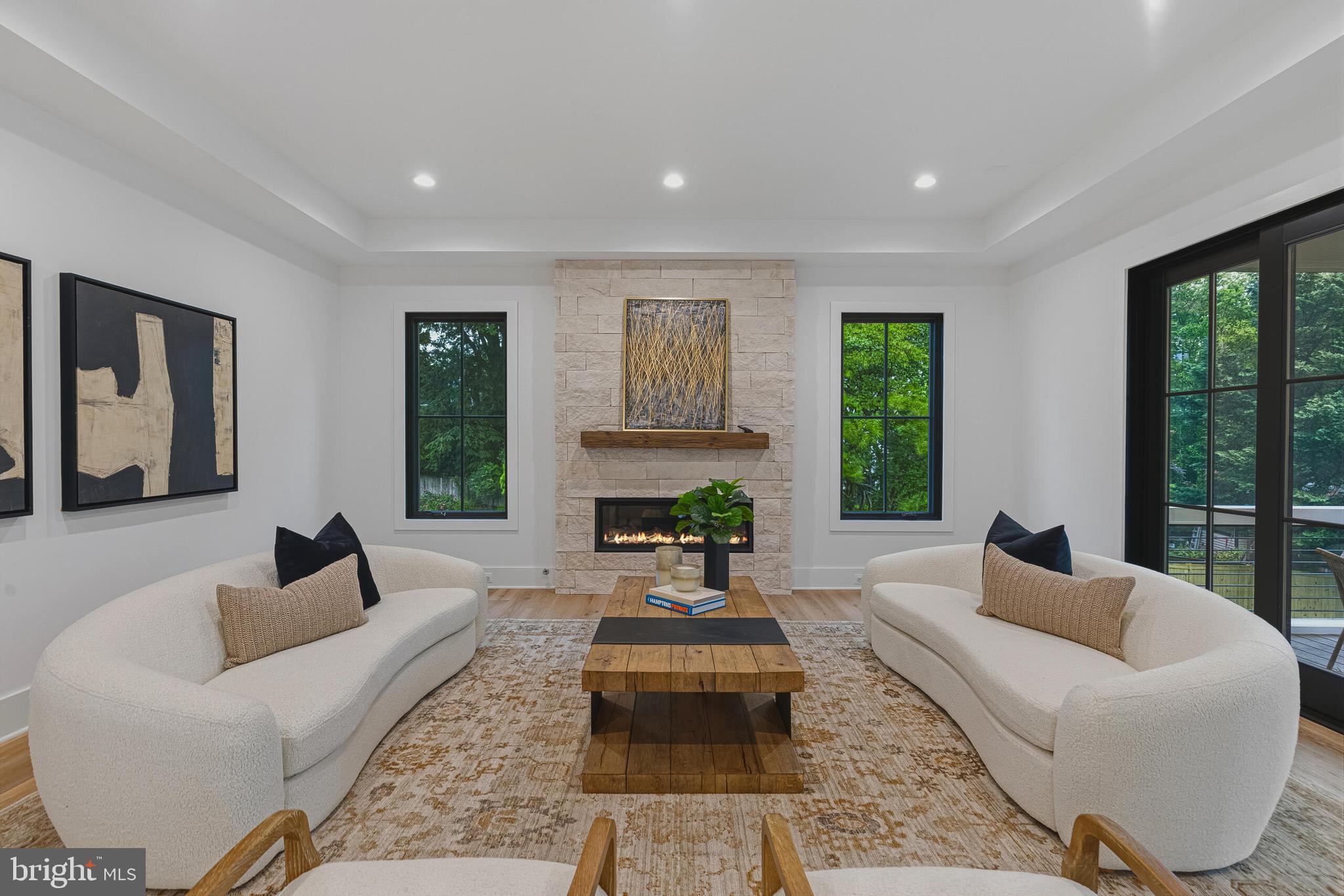 COUNTRY CLUB HILLS - Residential
