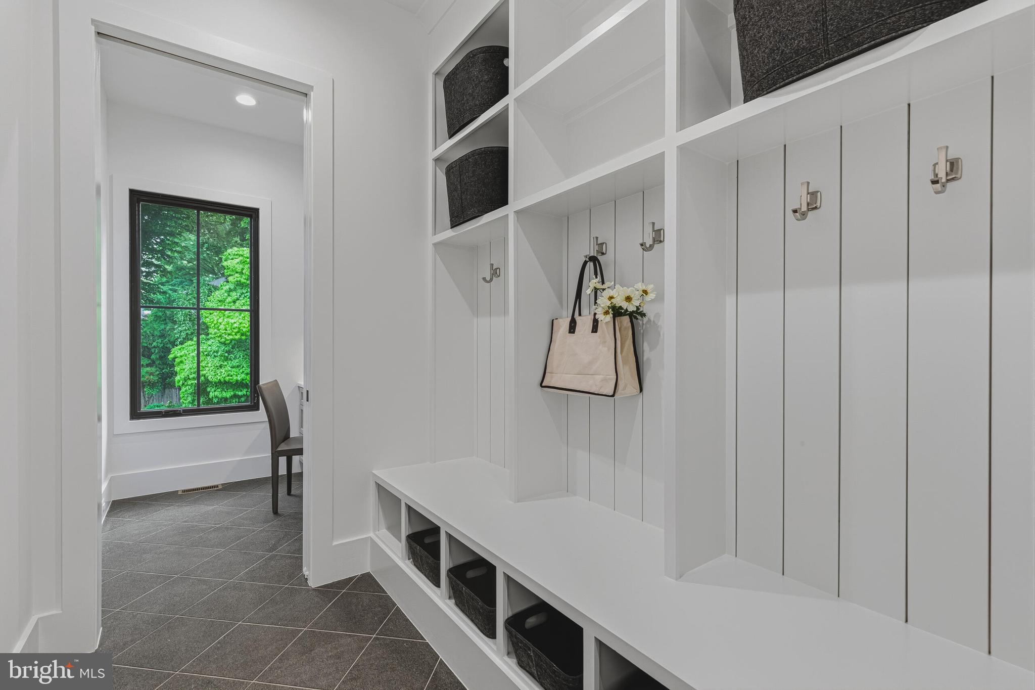 COUNTRY CLUB HILLS - Residential