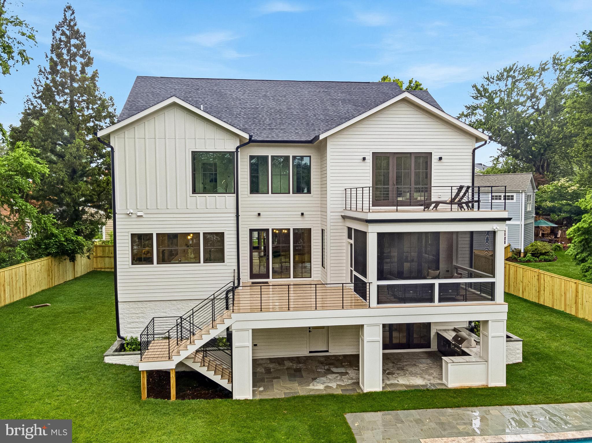 COUNTRY CLUB HILLS - Residential