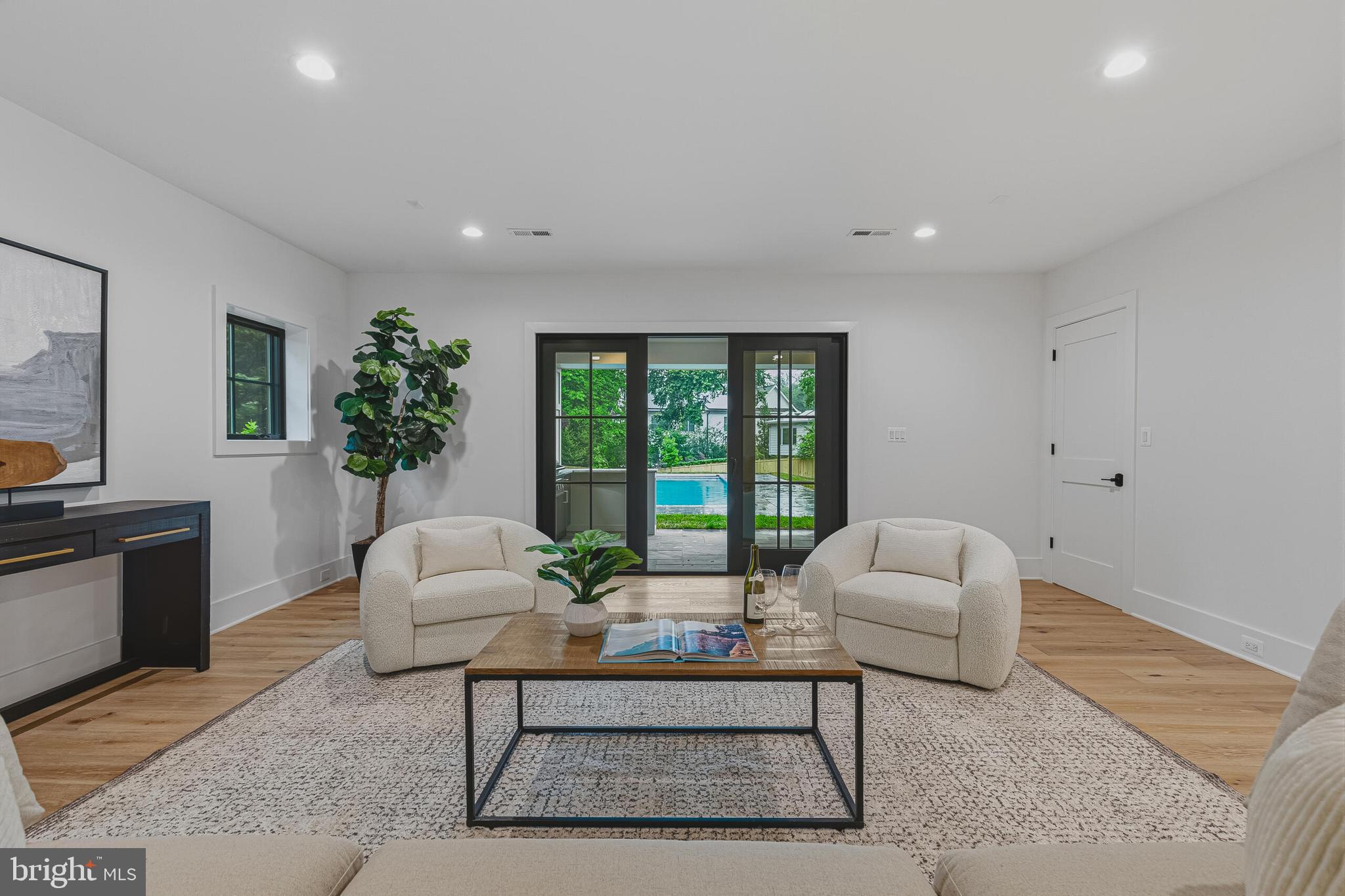 COUNTRY CLUB HILLS - Residential