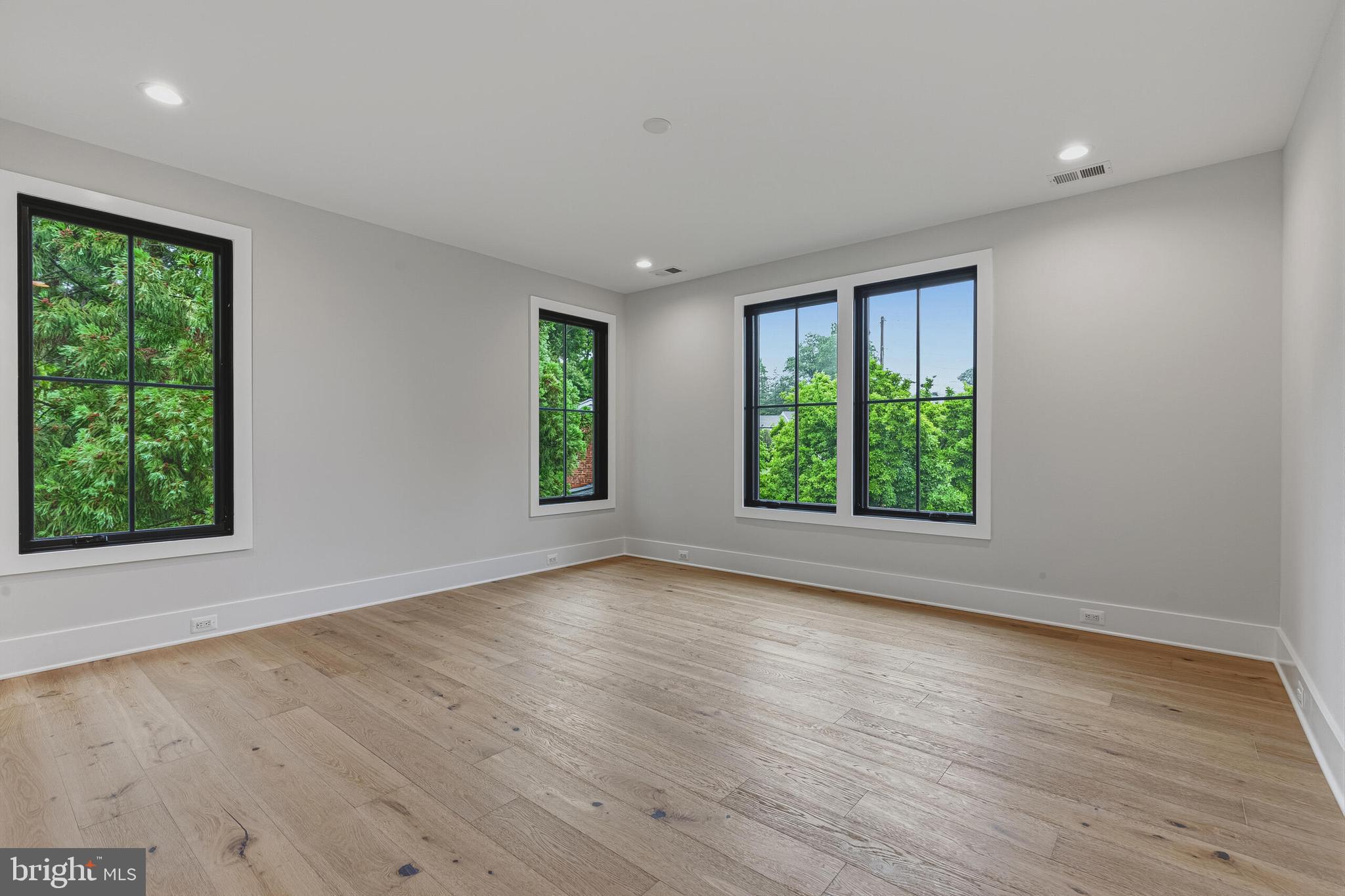 COUNTRY CLUB HILLS - Residential
