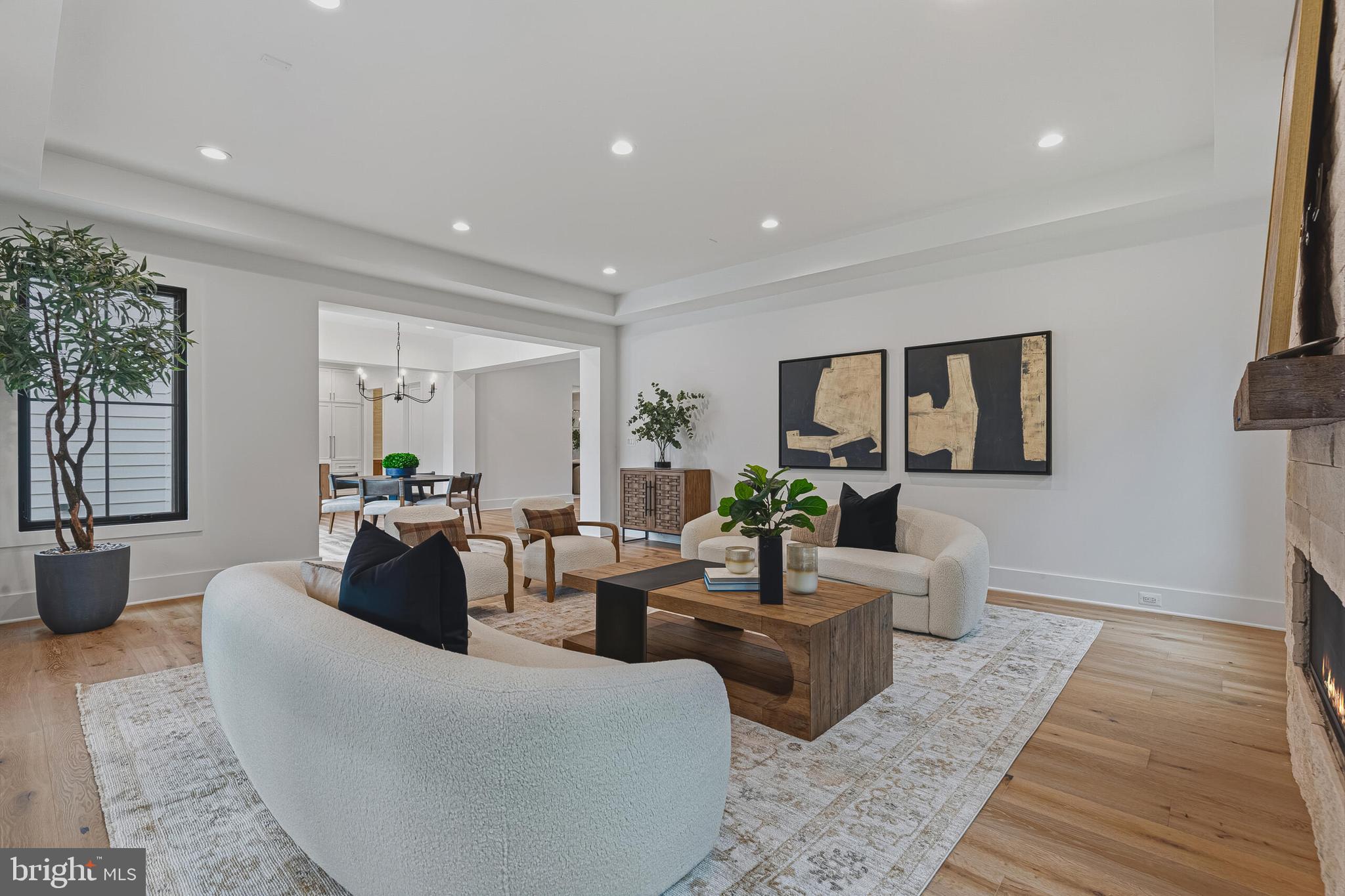 COUNTRY CLUB HILLS - Residential