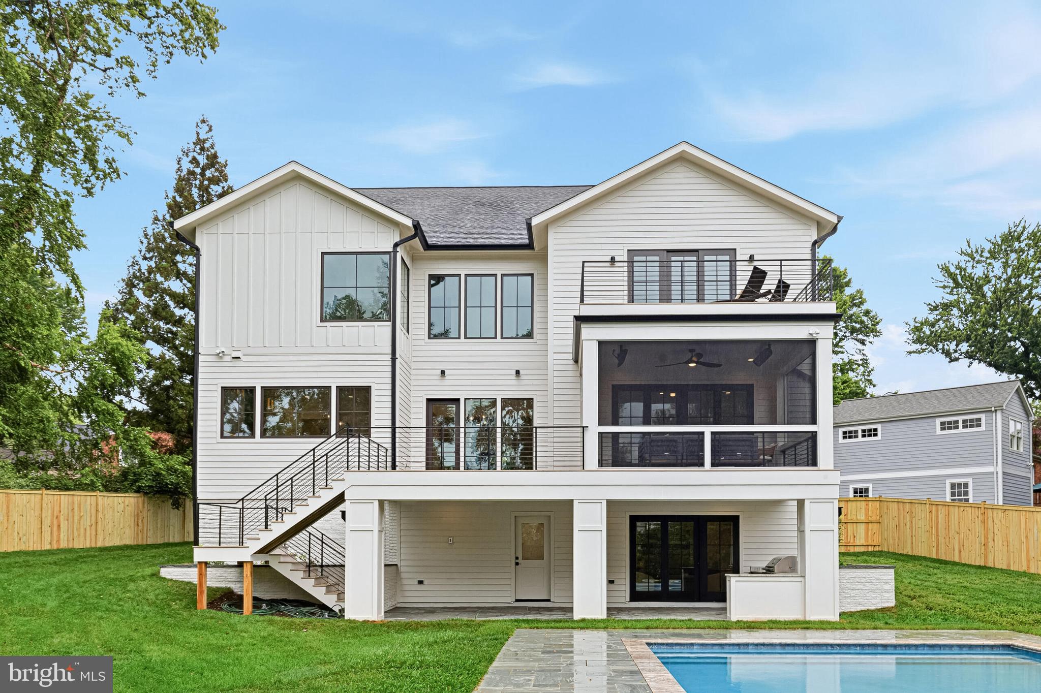 COUNTRY CLUB HILLS - Residential