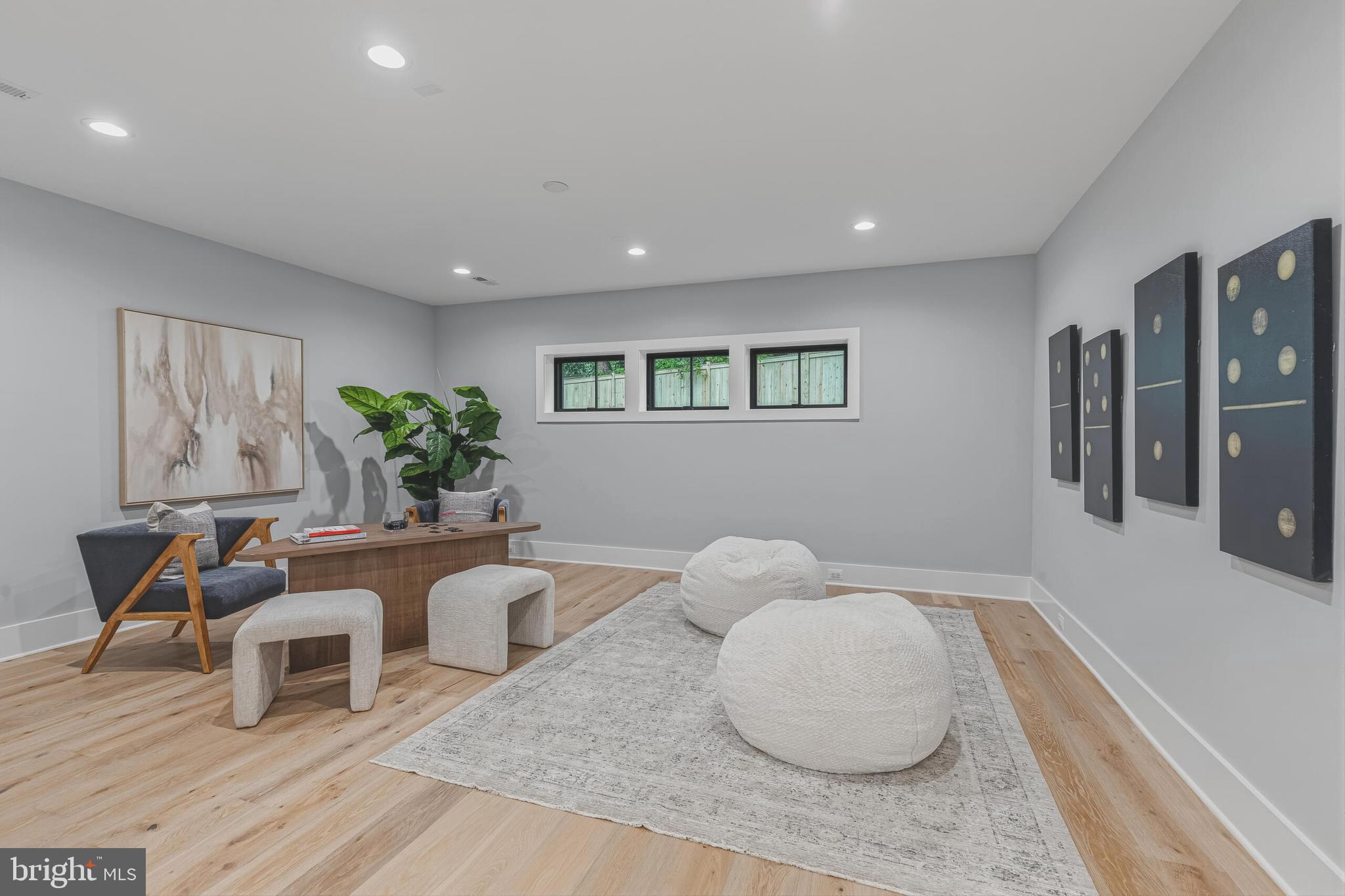 COUNTRY CLUB HILLS - Residential