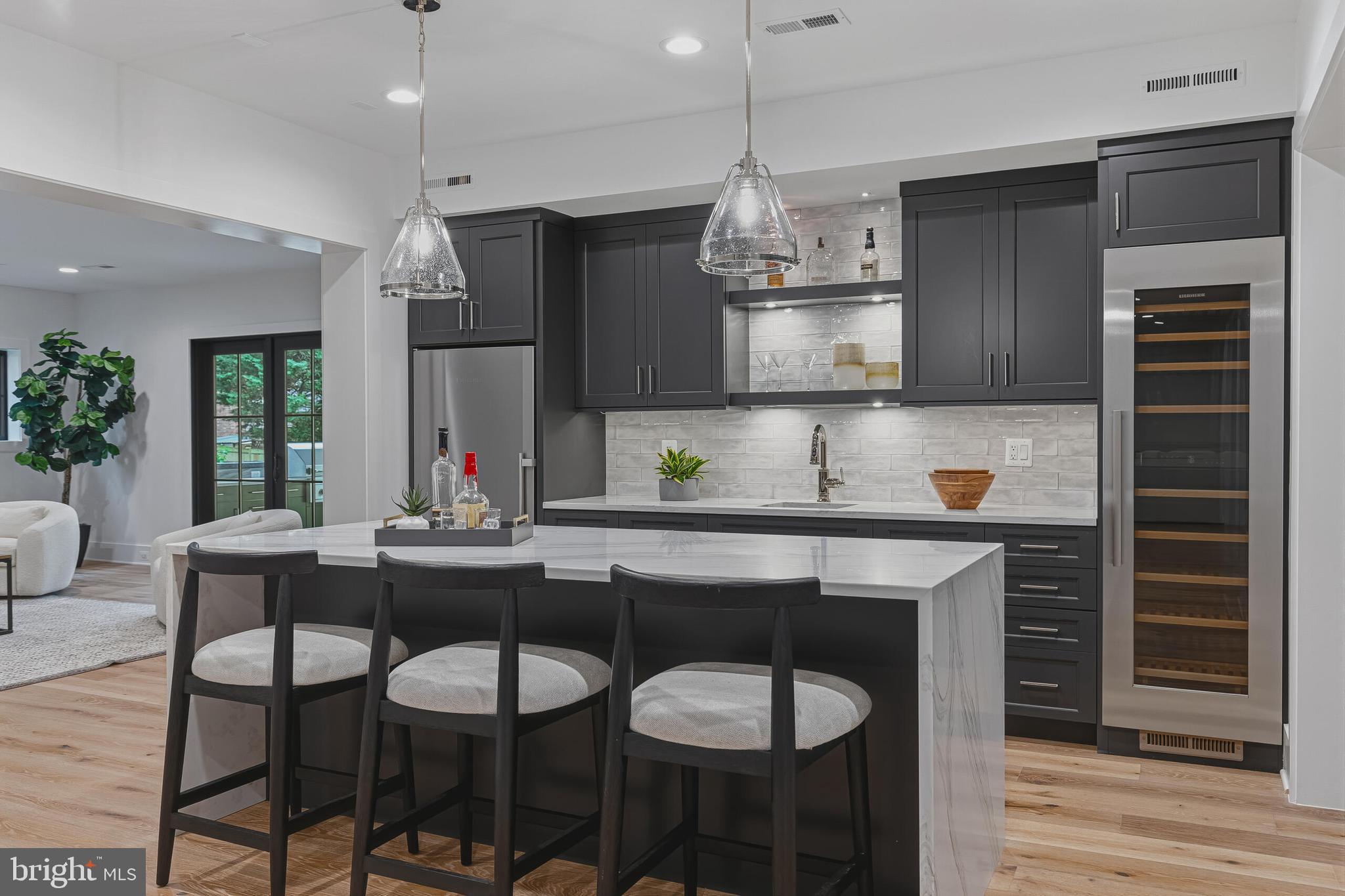 COUNTRY CLUB HILLS - Residential