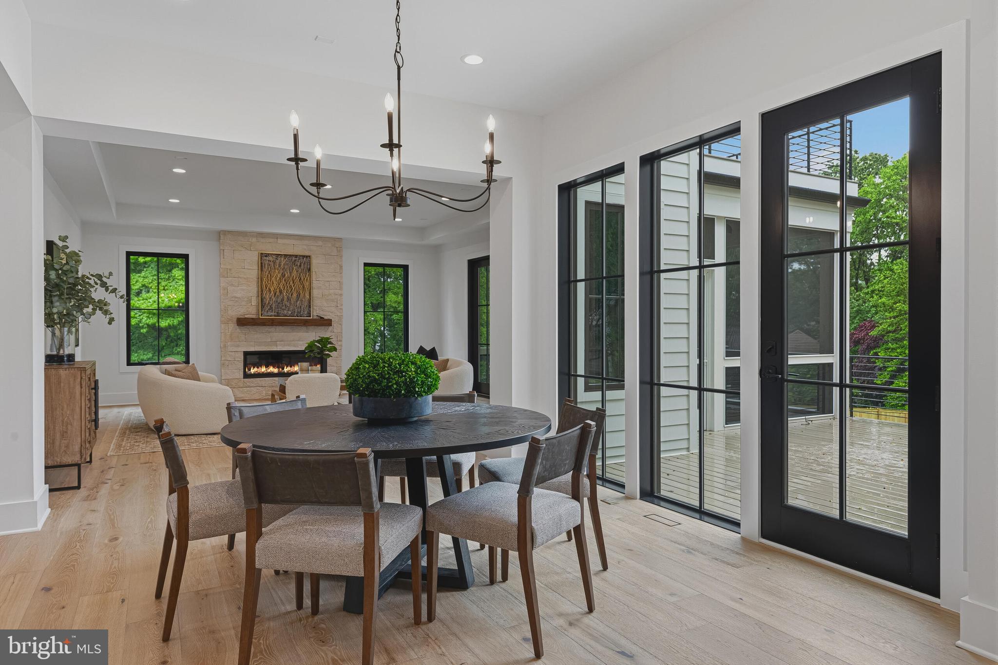 COUNTRY CLUB HILLS - Residential