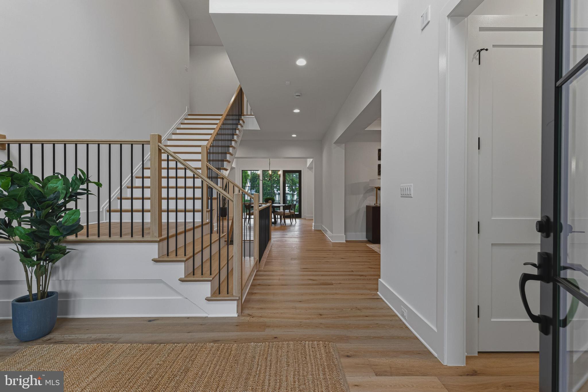 COUNTRY CLUB HILLS - Residential