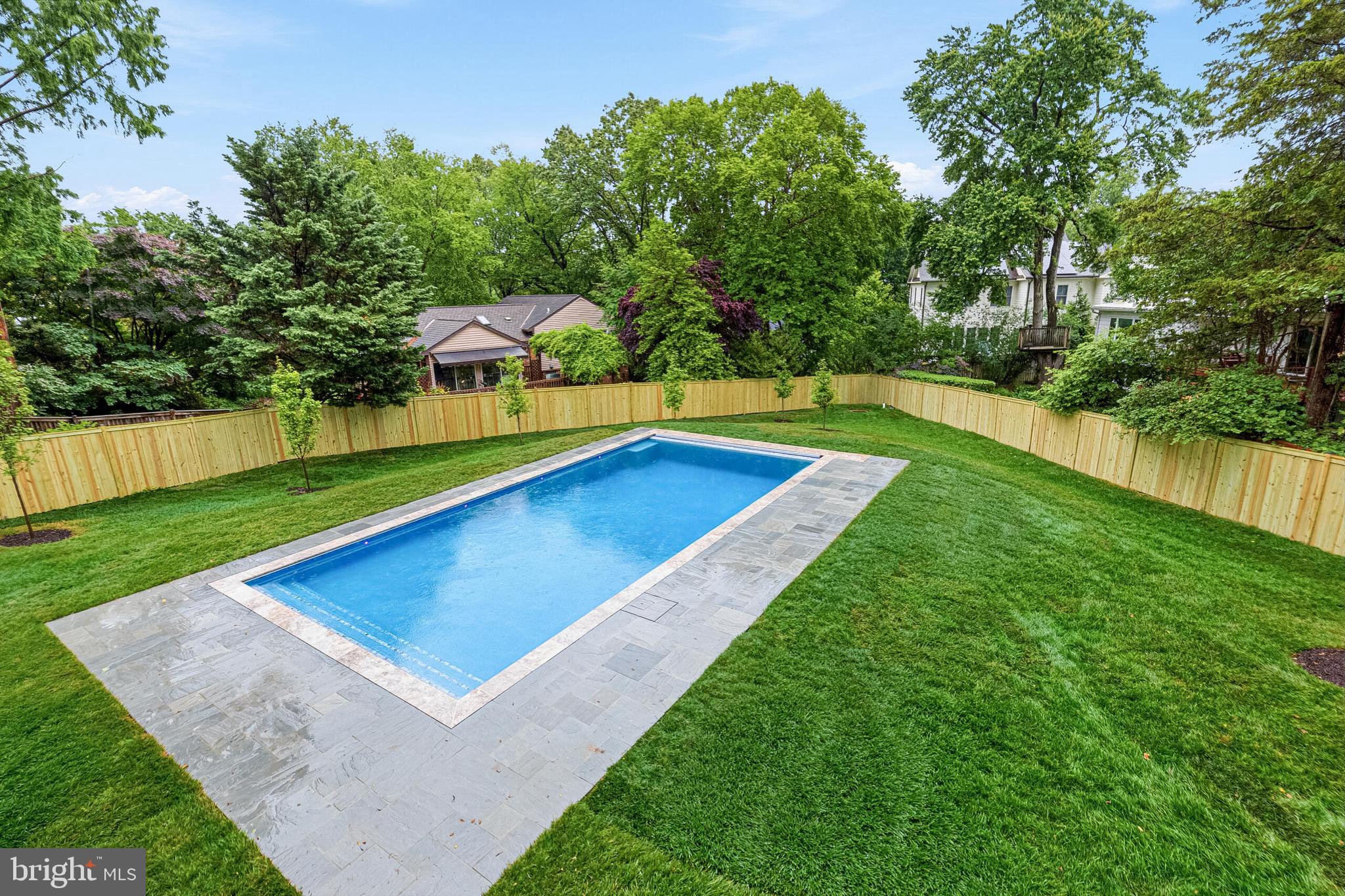 COUNTRY CLUB HILLS - Residential