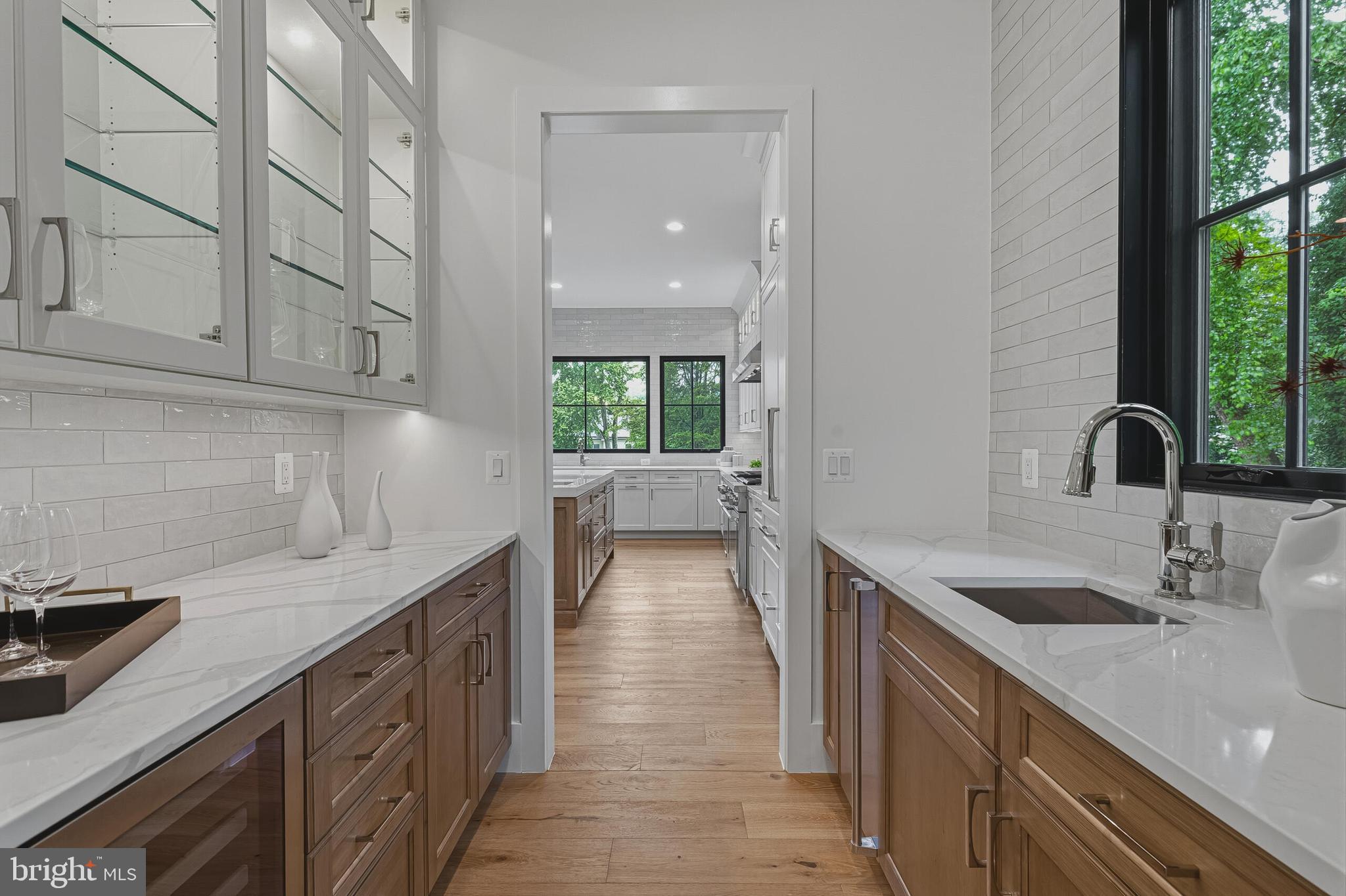 COUNTRY CLUB HILLS - Residential