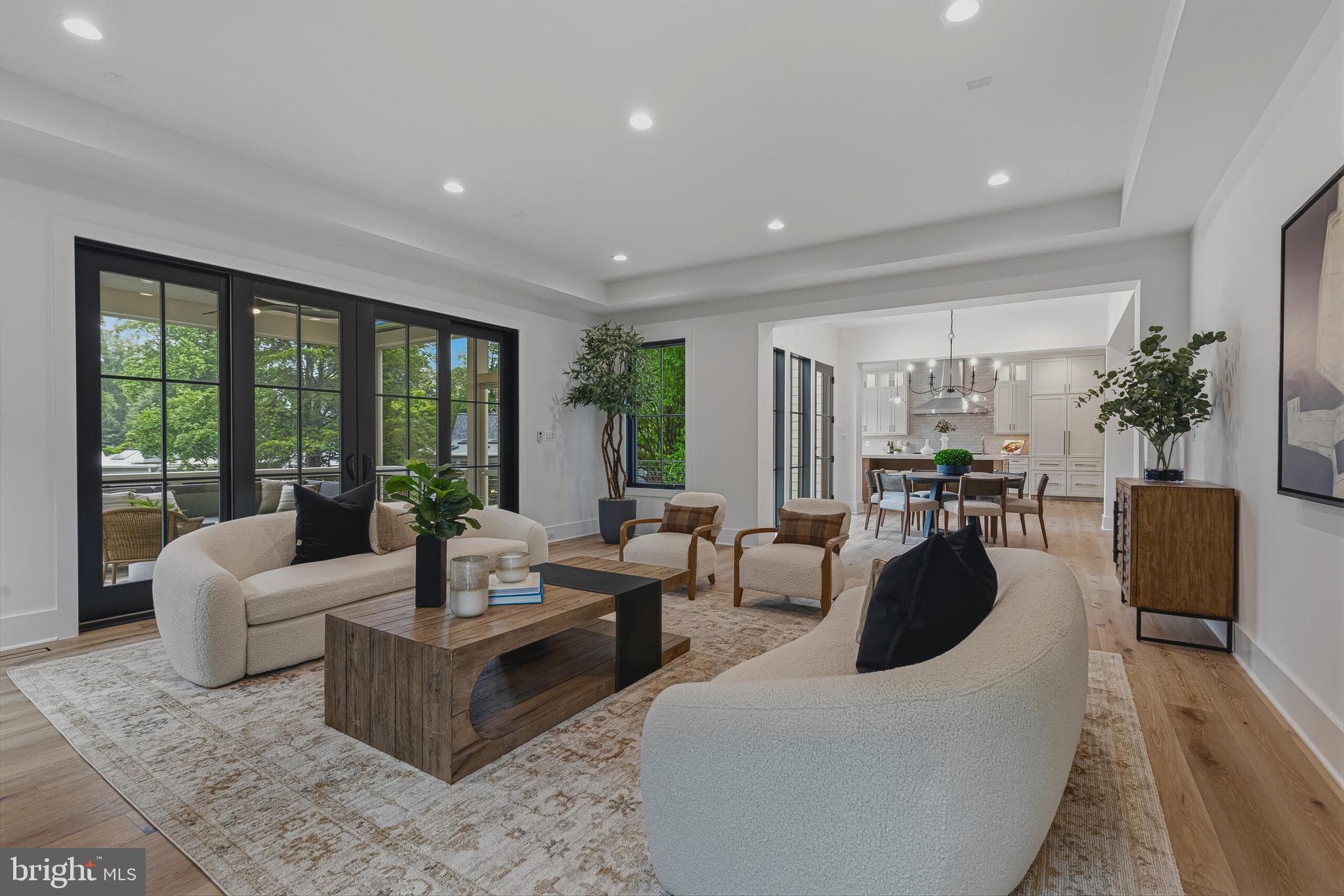 COUNTRY CLUB HILLS - Residential
