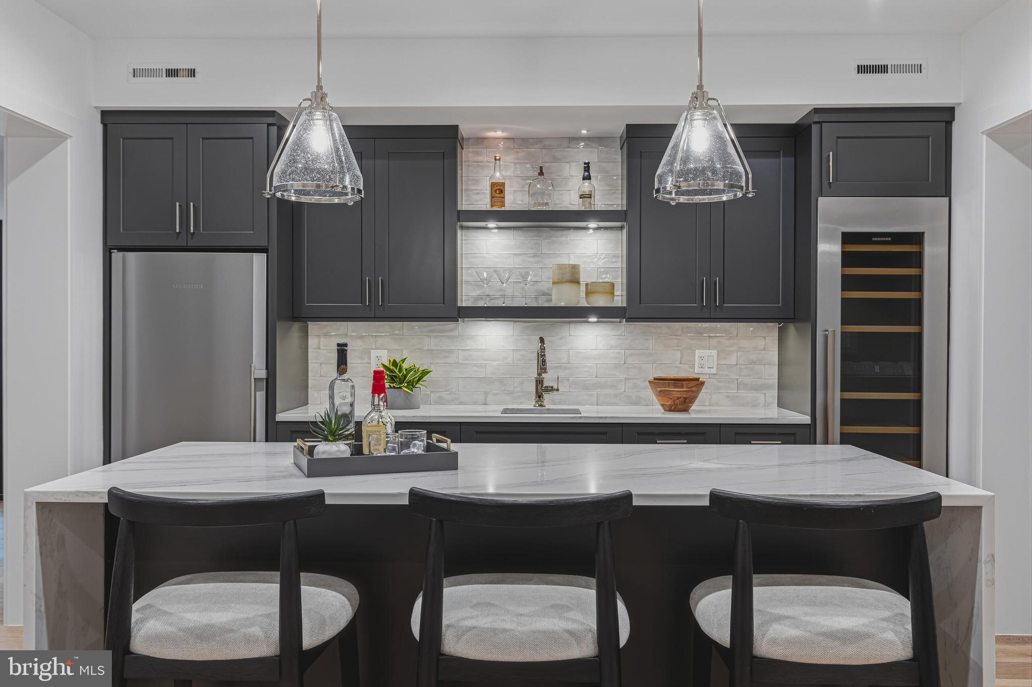 COUNTRY CLUB HILLS - Residential