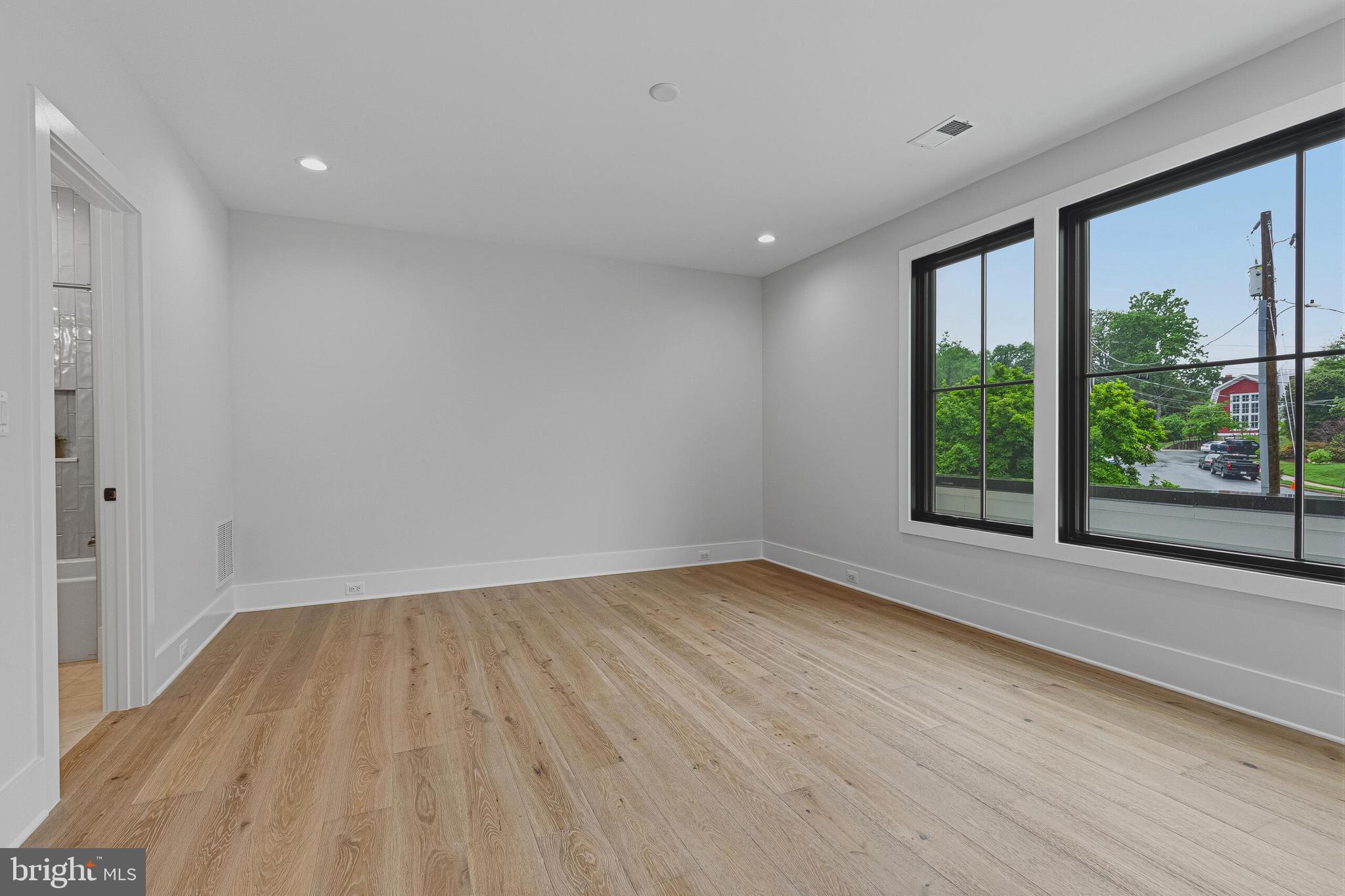 COUNTRY CLUB HILLS - Residential