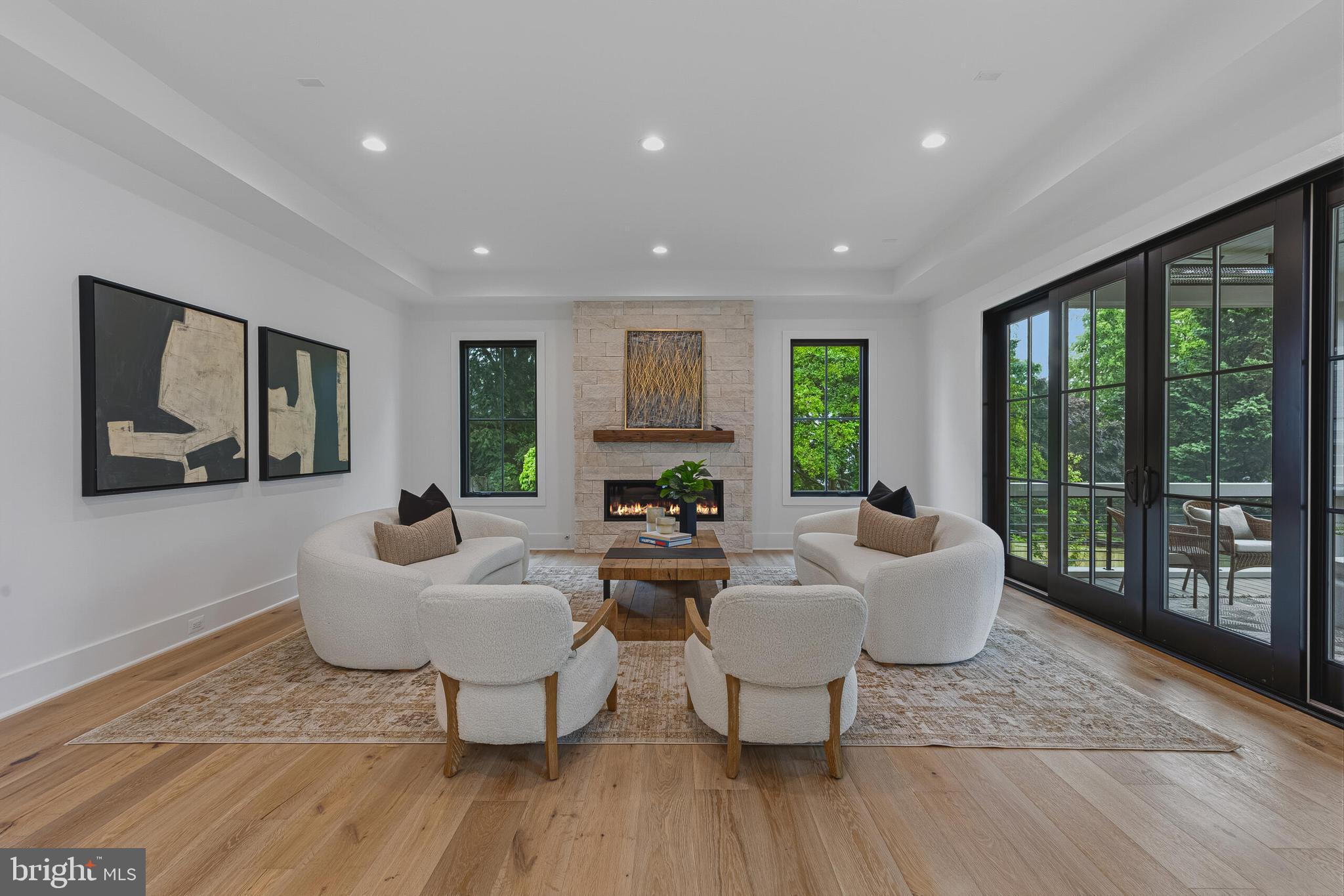 COUNTRY CLUB HILLS - Residential